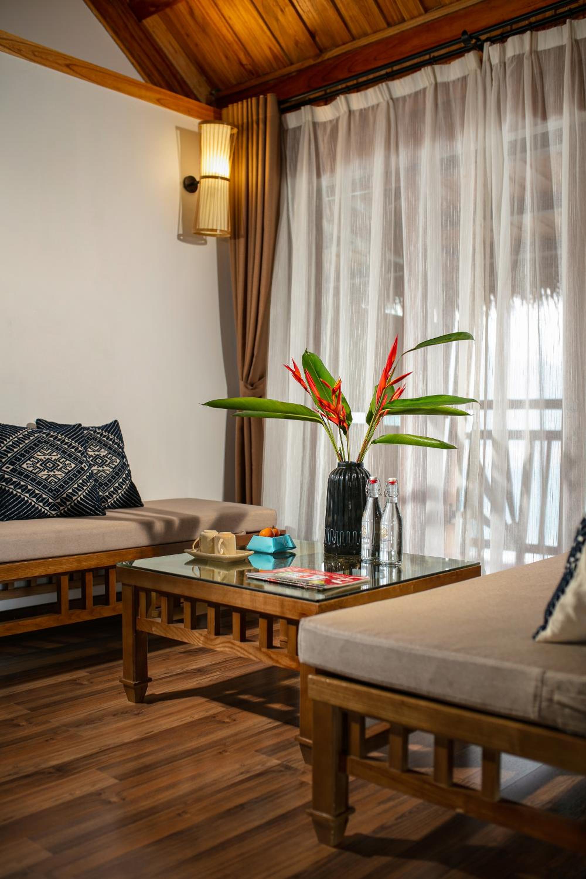 Mai Chau Hideaway Lake Resort