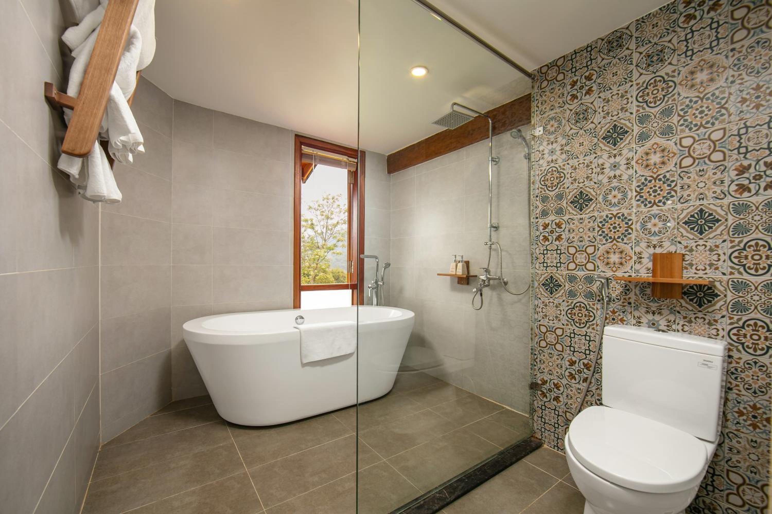 Mai Chau Hideaway Lake Resort