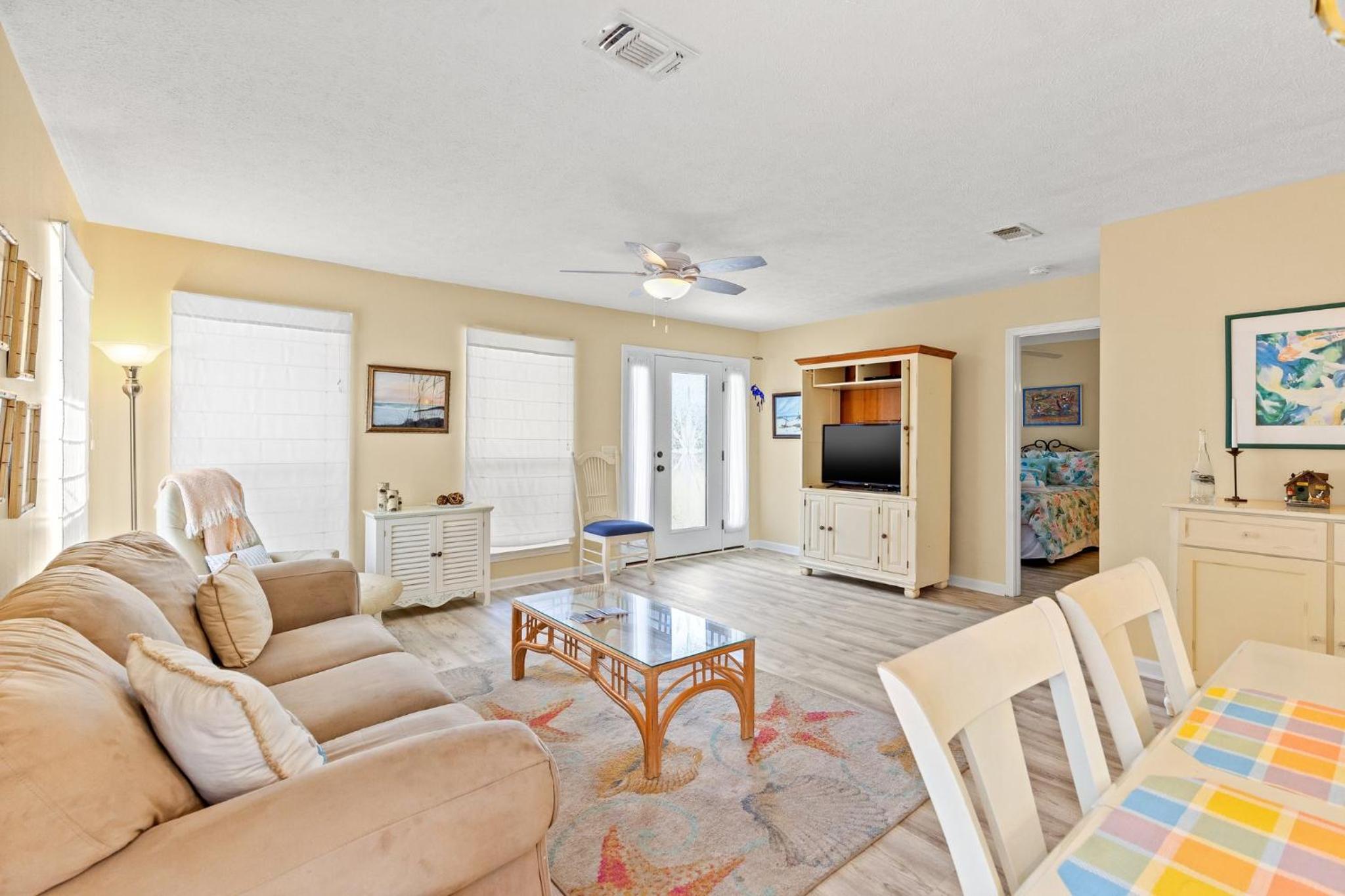 Vacation in This Gorgeous 2-Story Home! 3 BR 3 BA! Sleeps 8! view 3