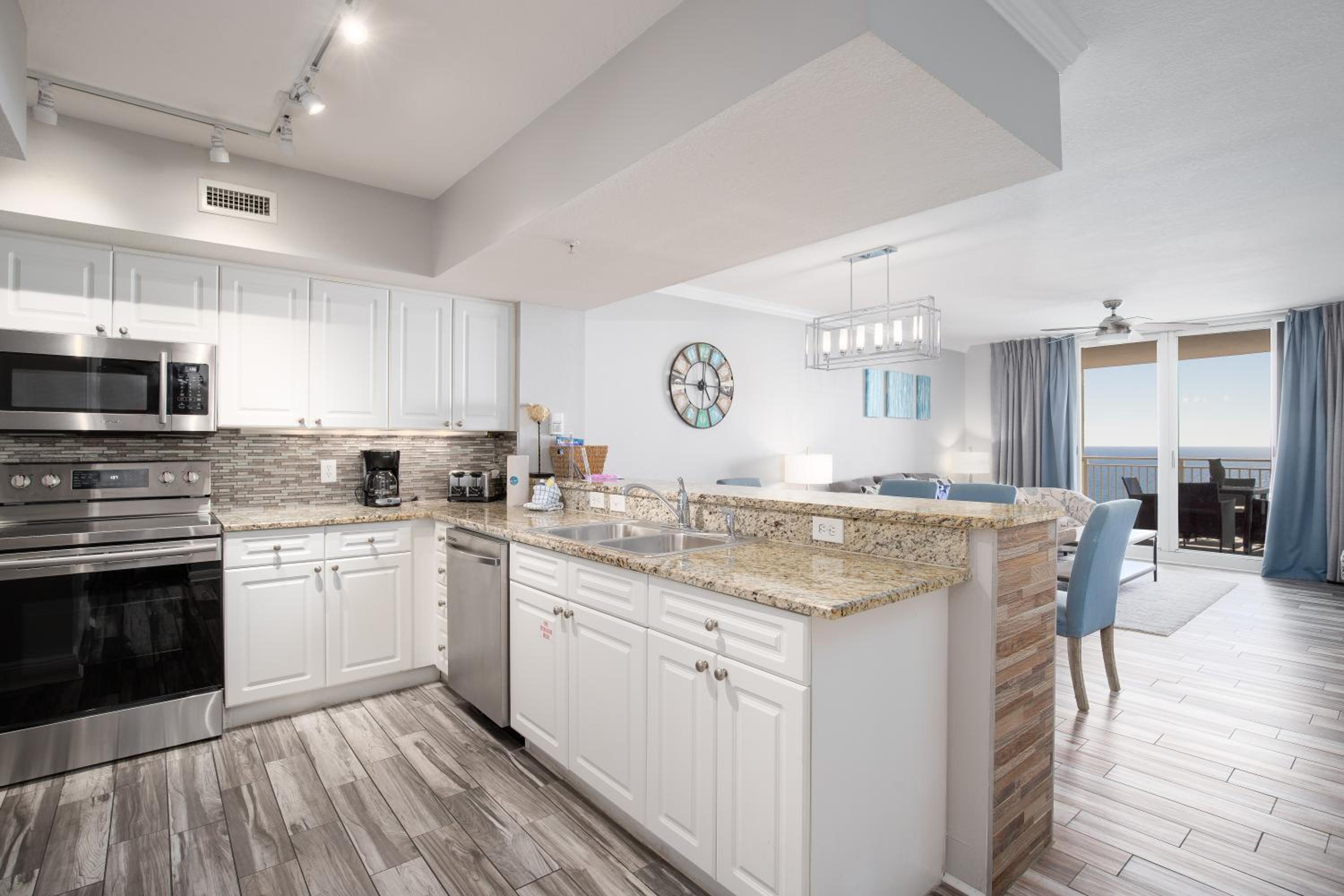 Brand New Throughout! Emerald Beach - Gulf Front! Sleeps 8! view 3