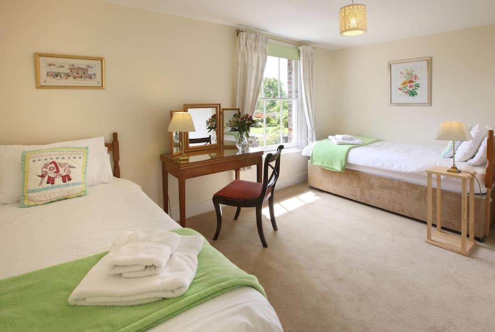 Castle Cottage, Wadhurst view 3