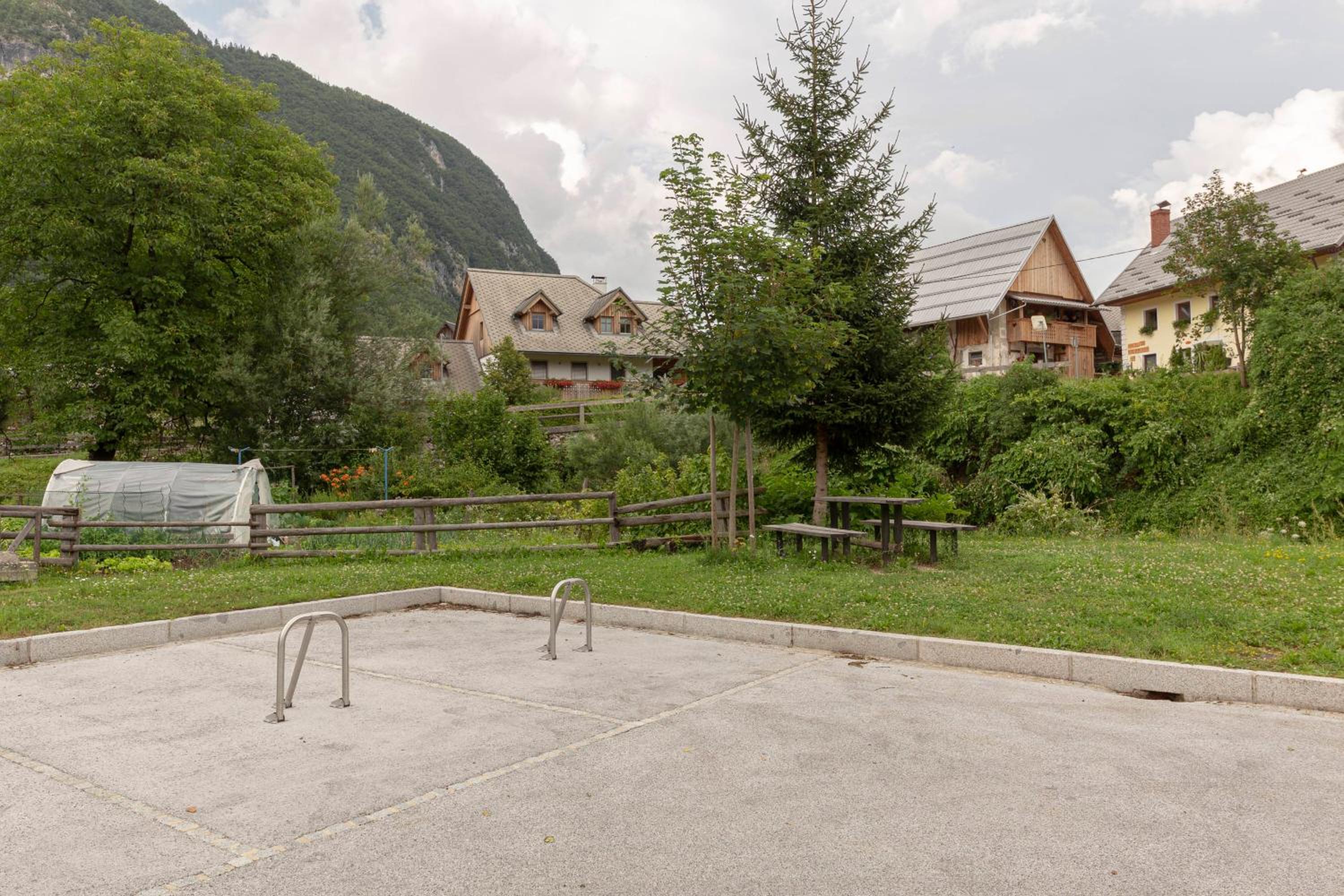 Apartma Mikelj