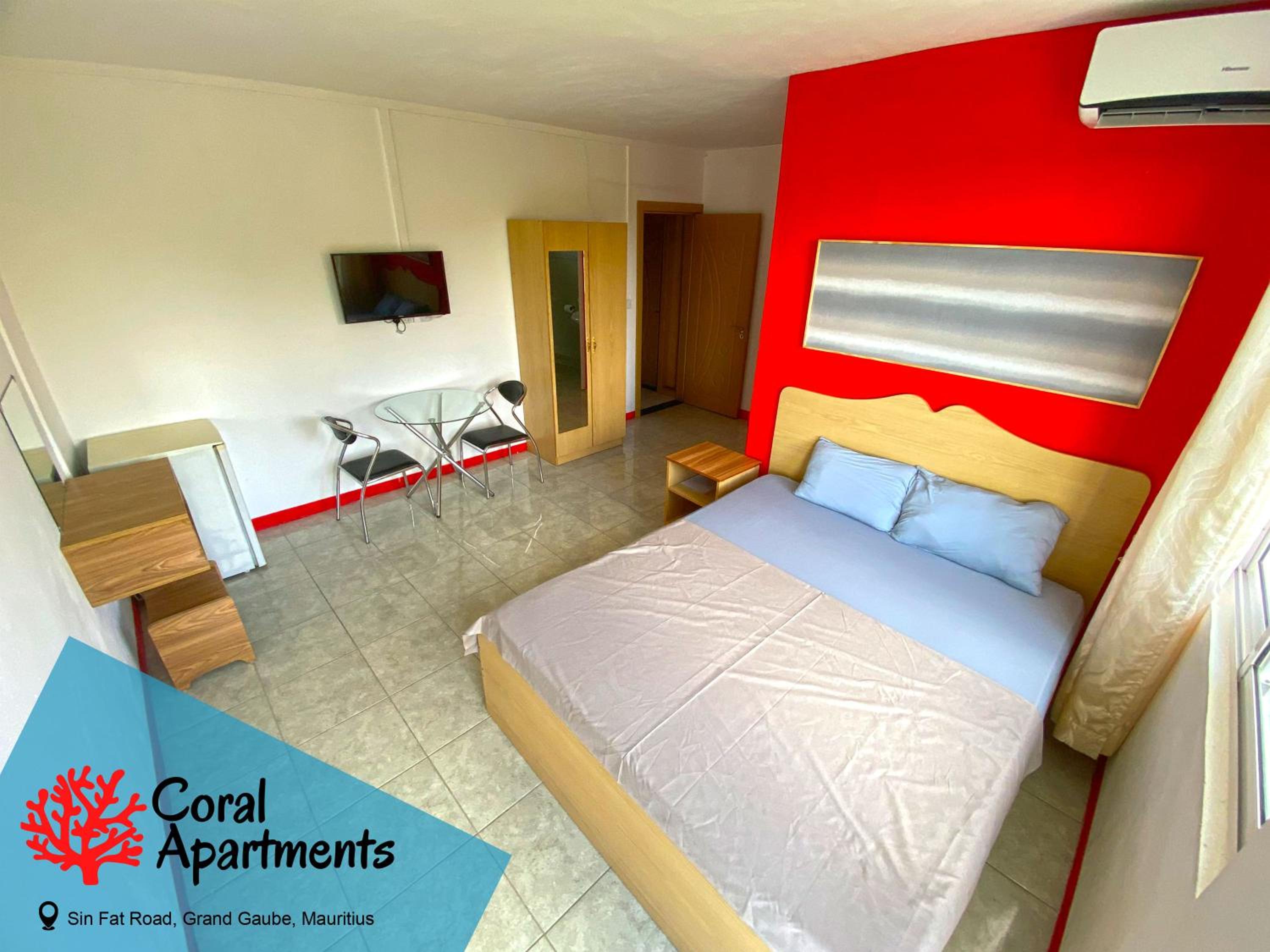 Spacious Private Rooms with Communal Kitchen photo 5