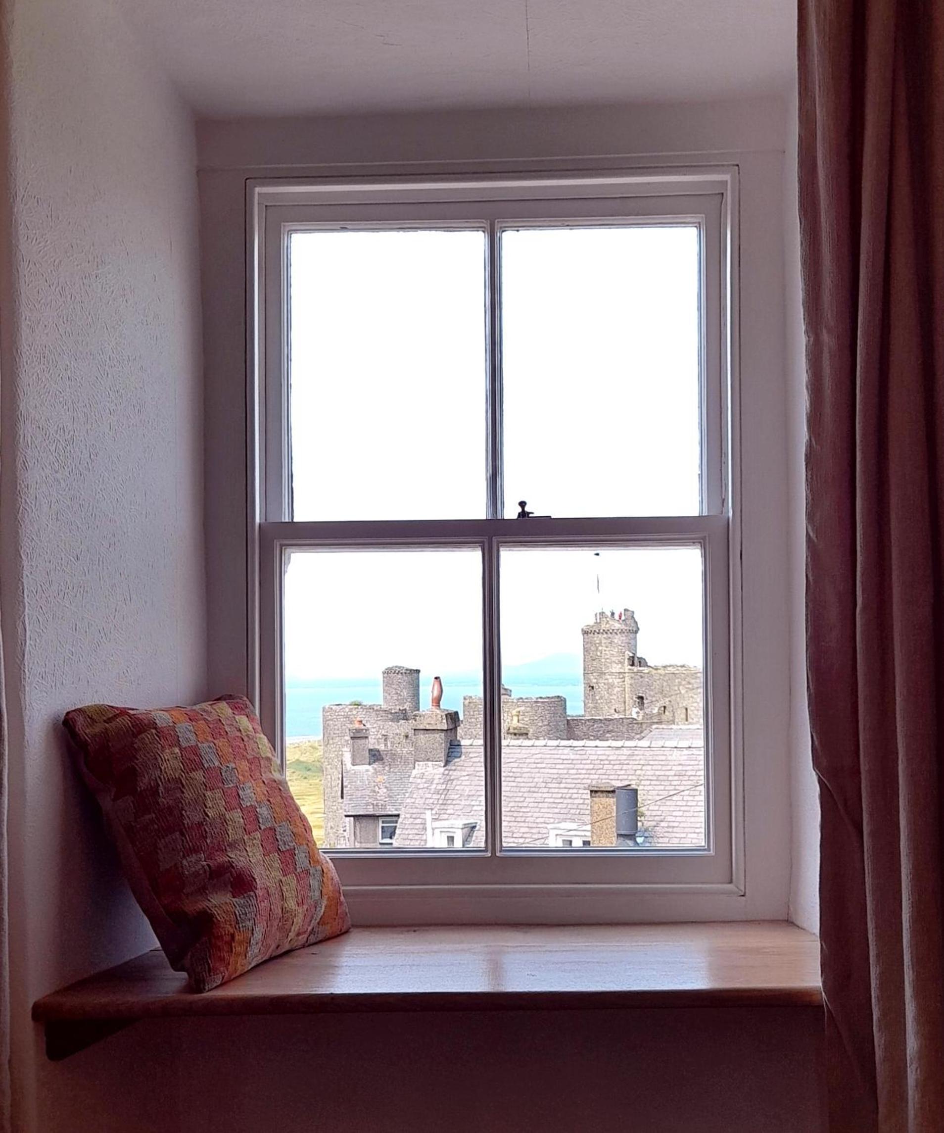 Stylish home from home with great views
