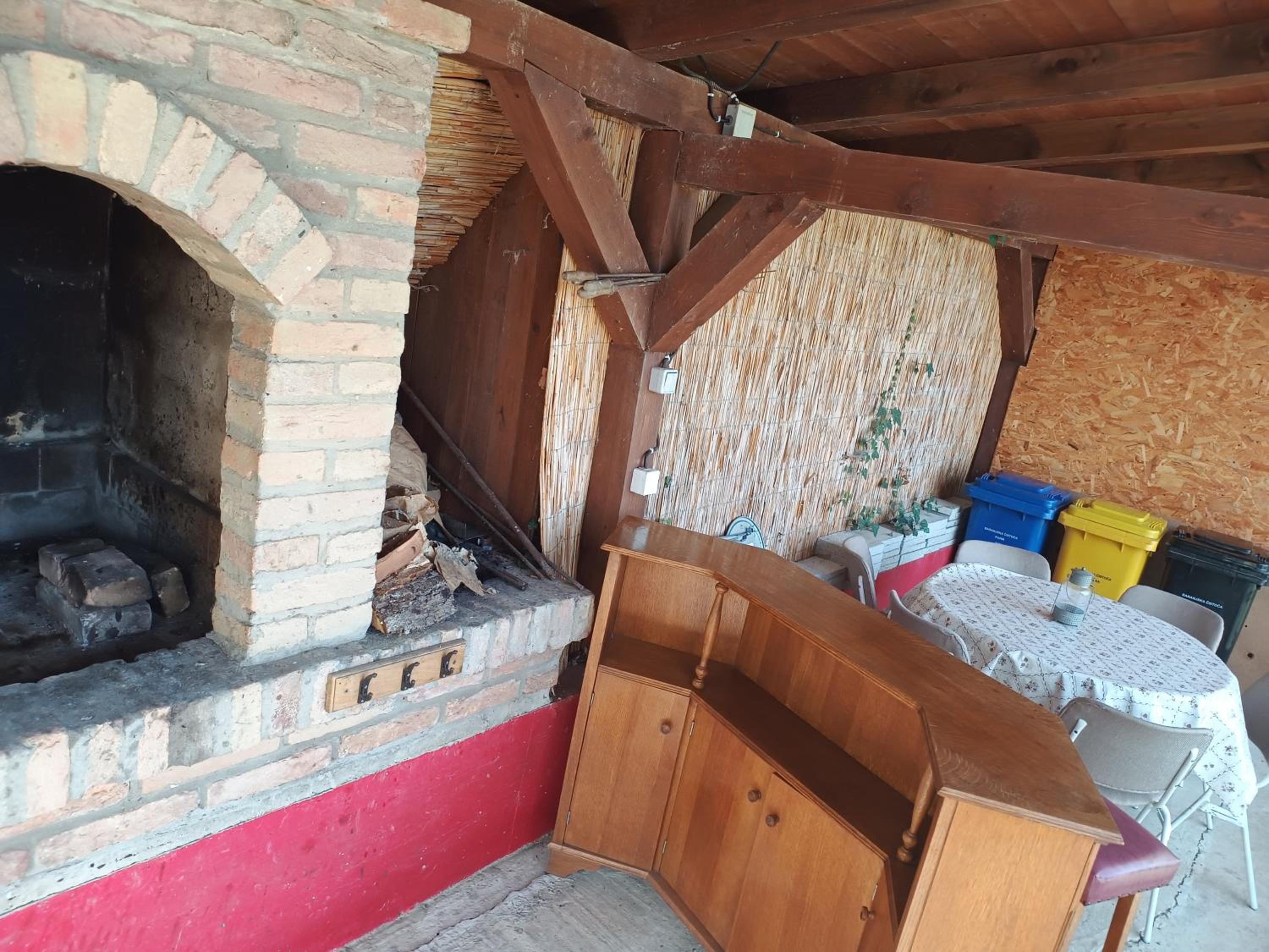 Photo 33