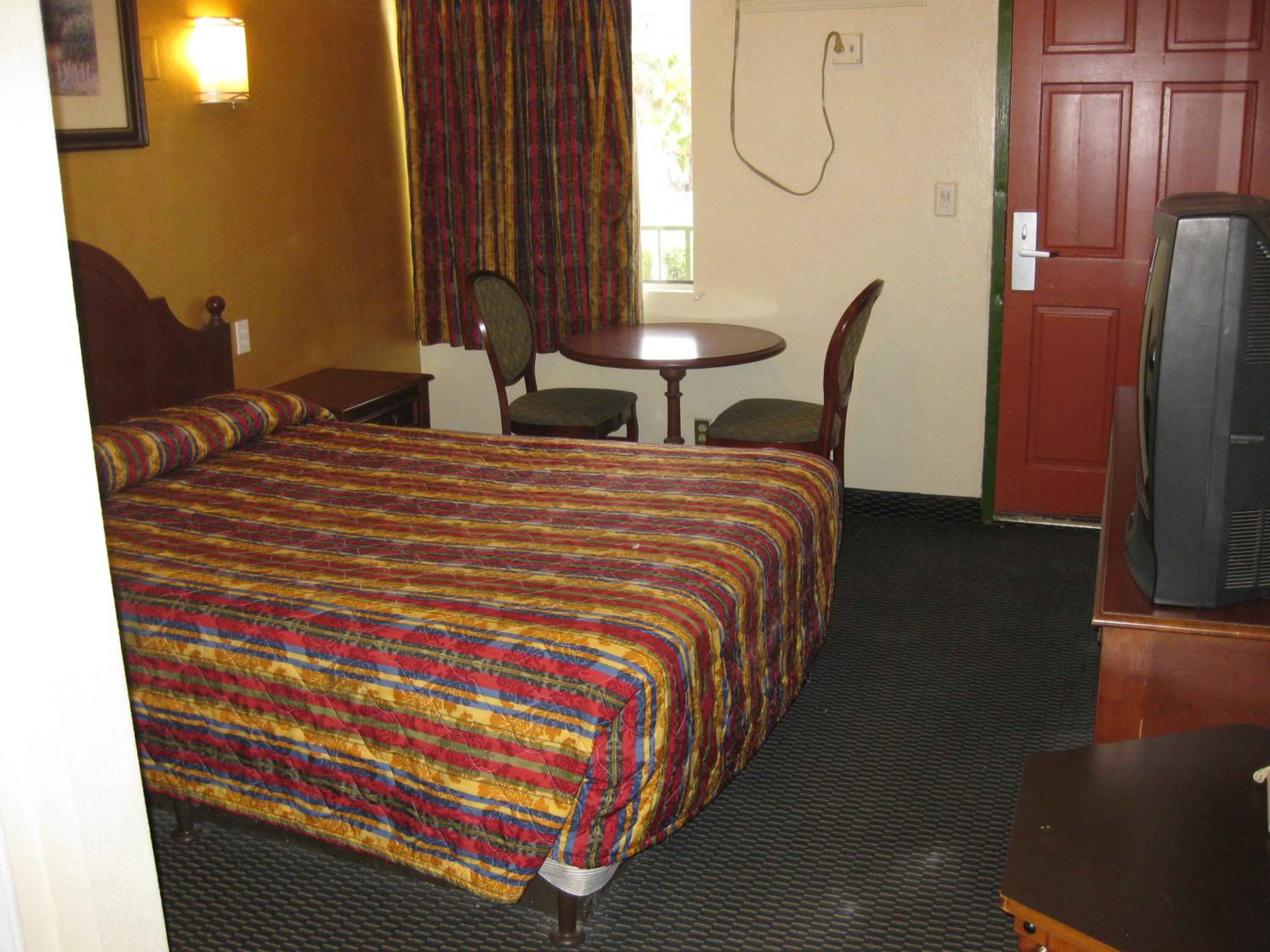 San Bernardino Vacations - Sunshine Motel - Property Image 1