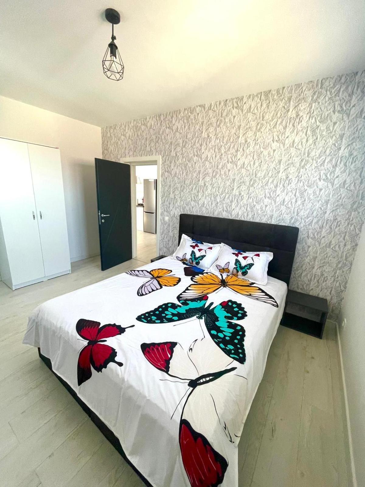 Residence 5 view 3