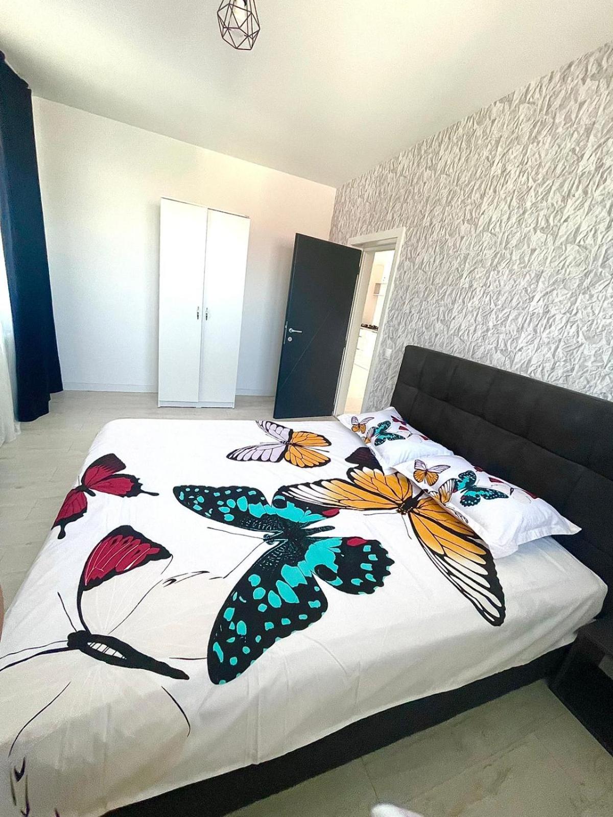 Residence 5 view 2
