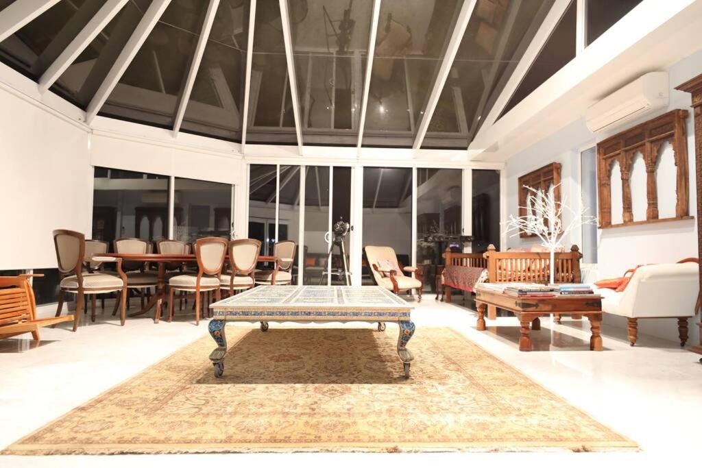 Private exclusive resort - 40 Min to City