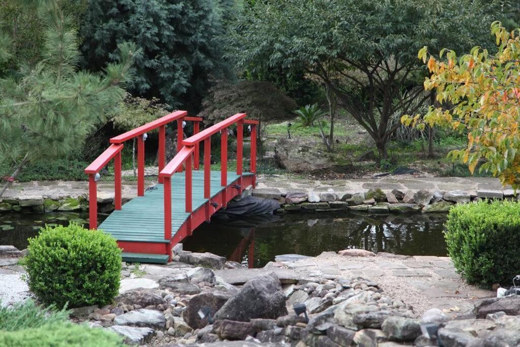 Private exclusive resort - 40 Min to City