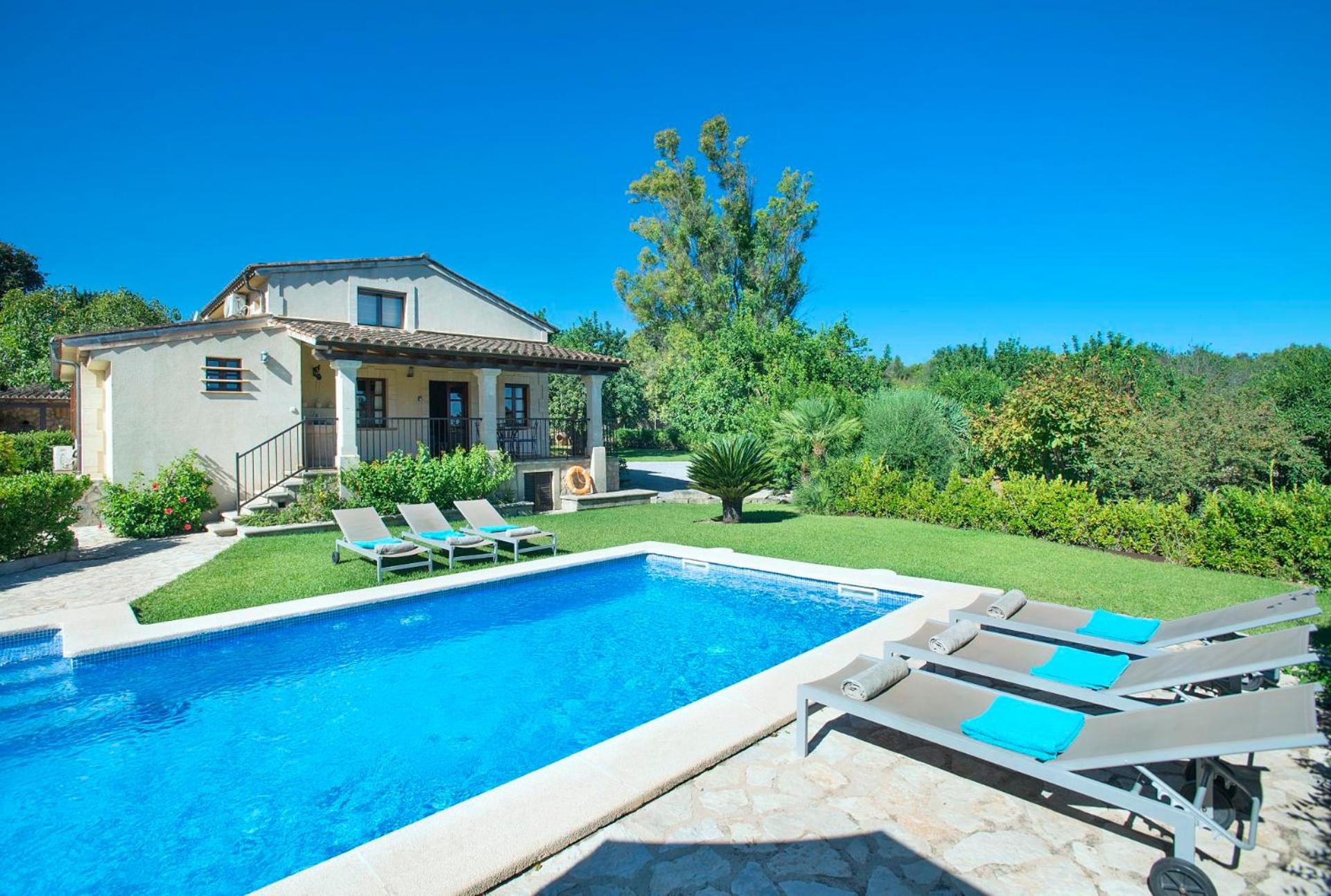 Villa Llosia by Vintage Travel