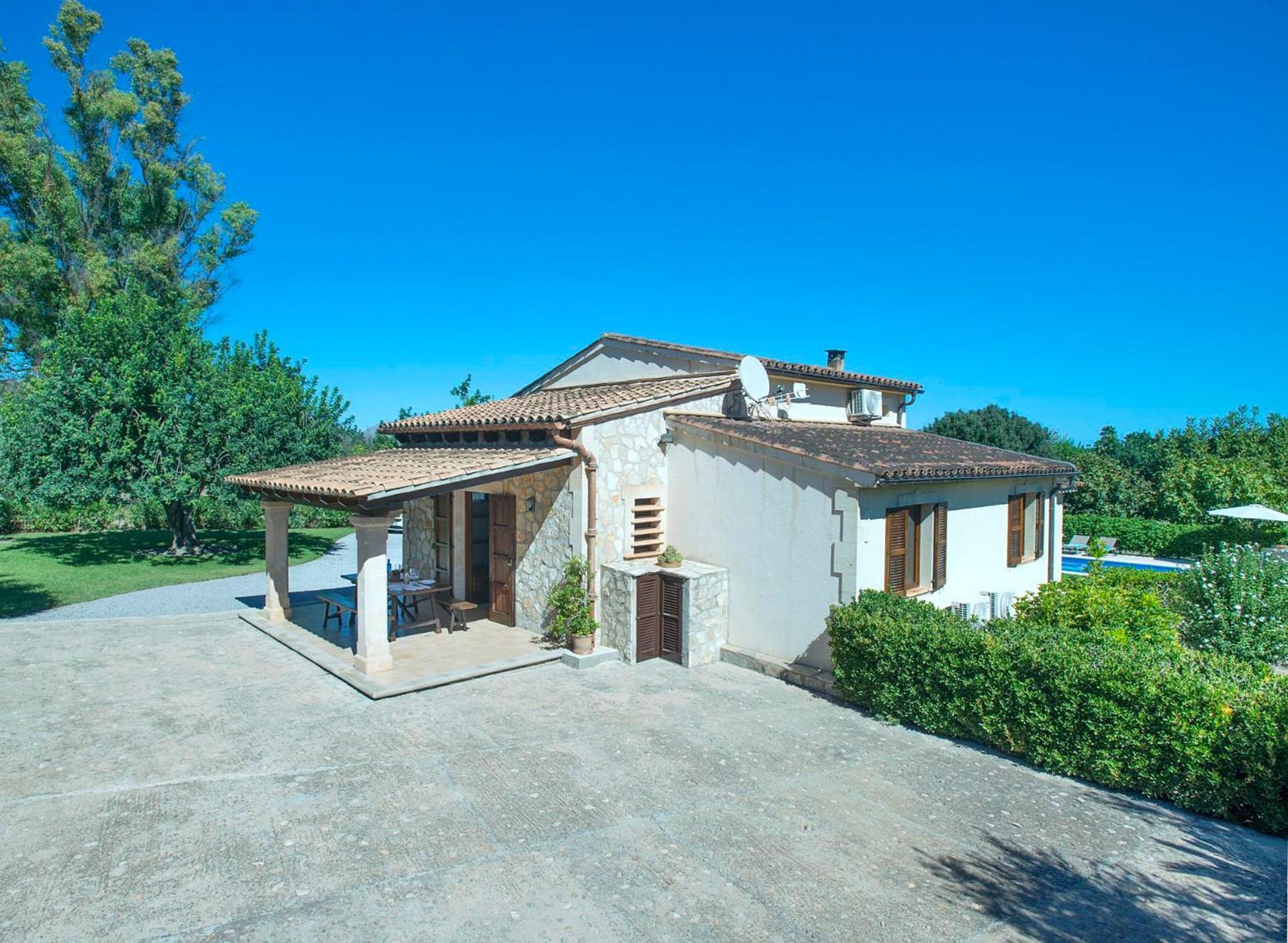 Villa Llosia by Vintage Travel