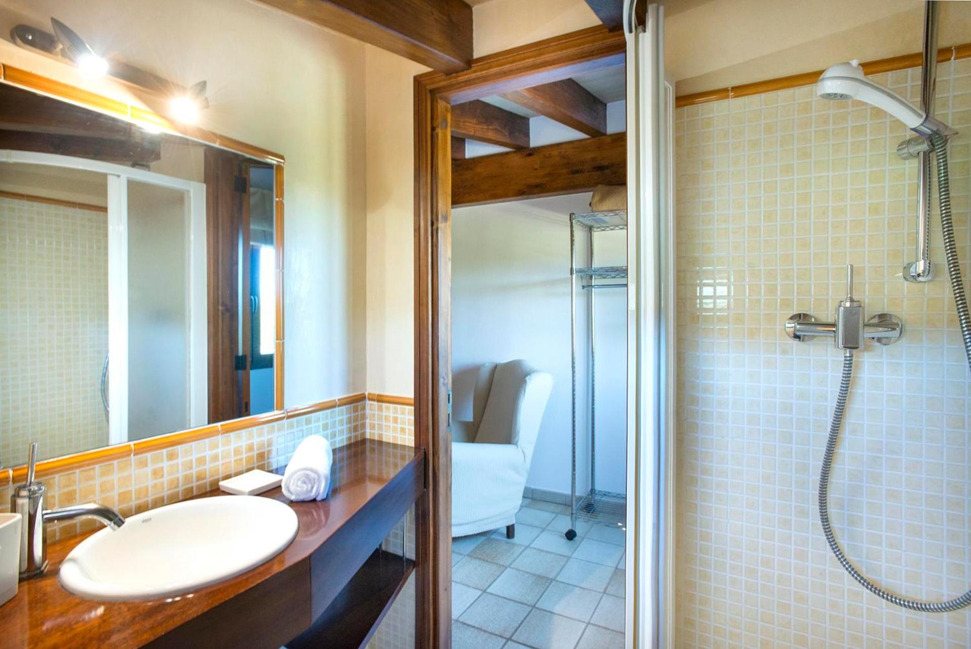 Villa Llosia by Vintage Travel
