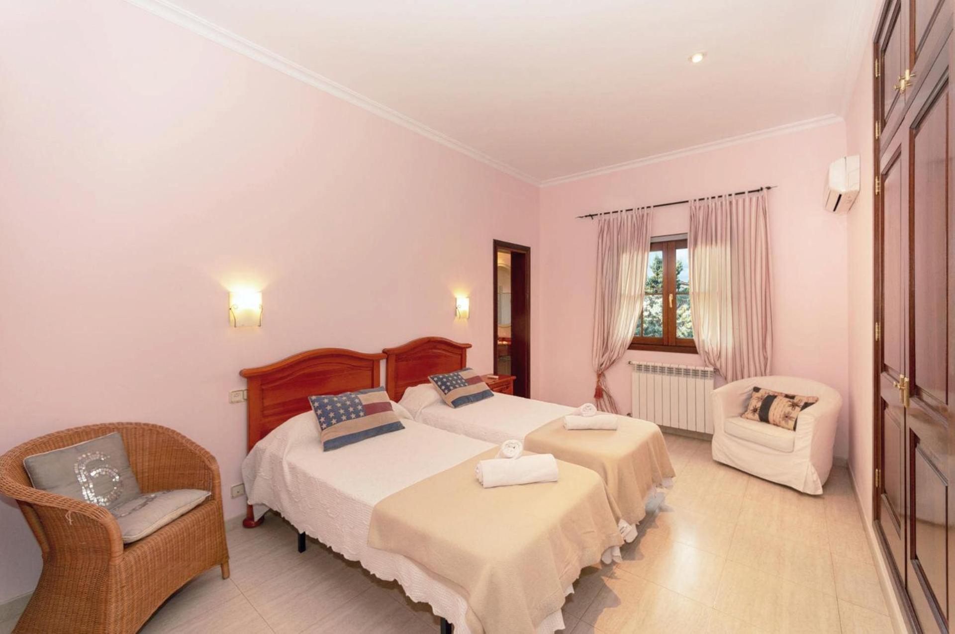 Oliveres by Vintage Travel