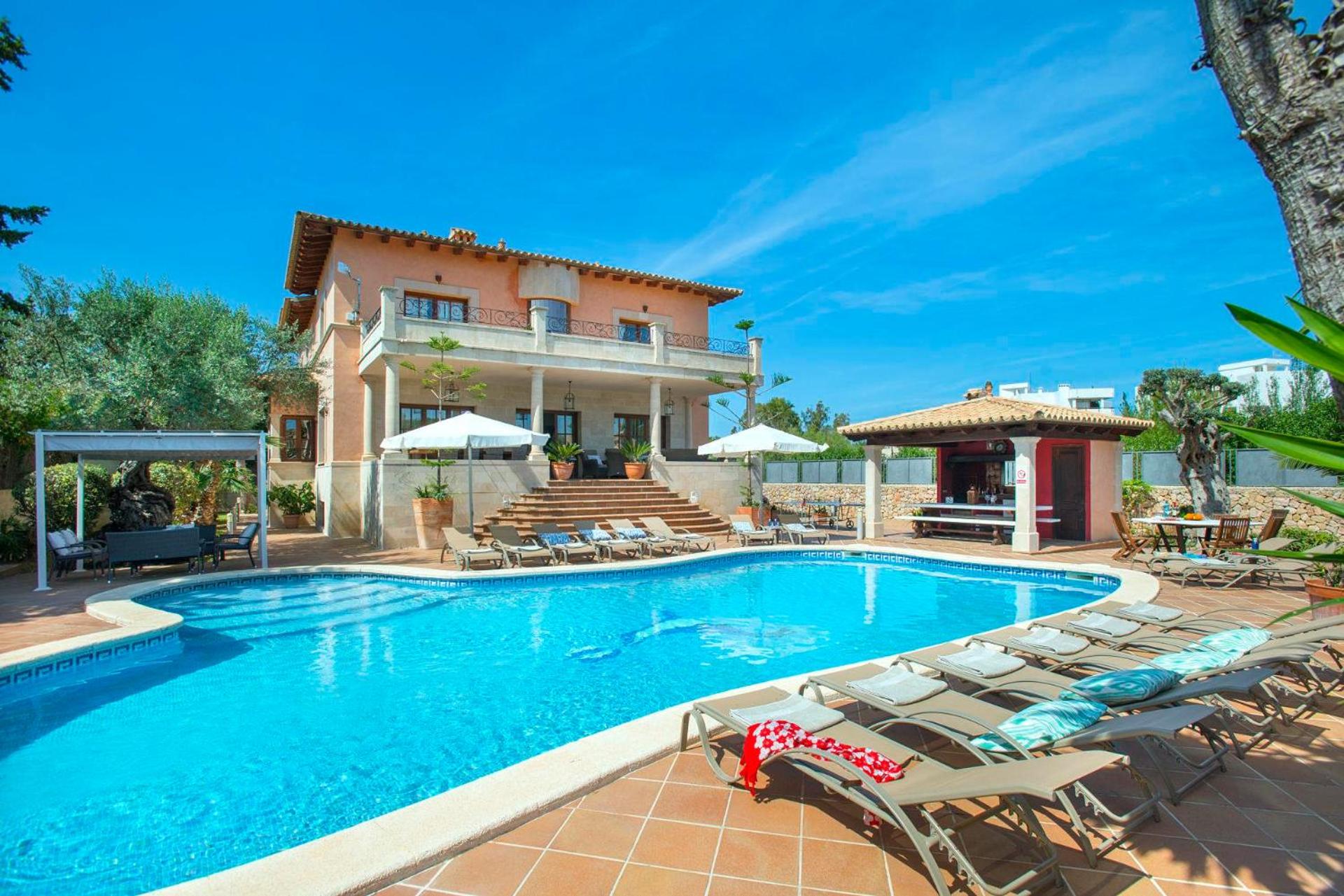 Oliveres by Vintage Travel