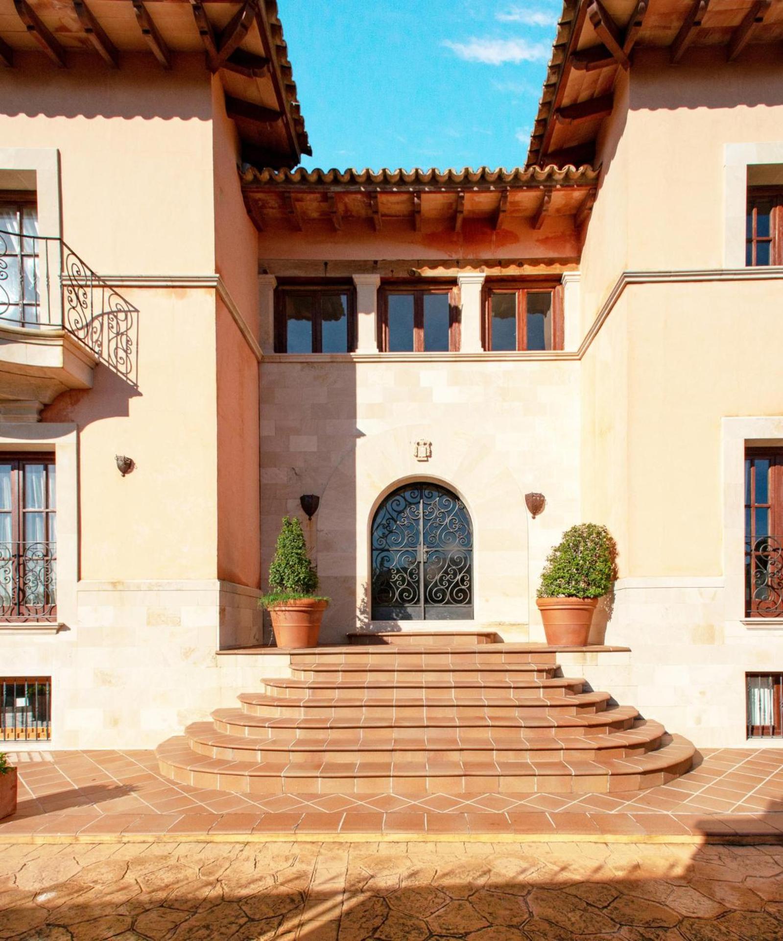 Oliveres by Vintage Travel