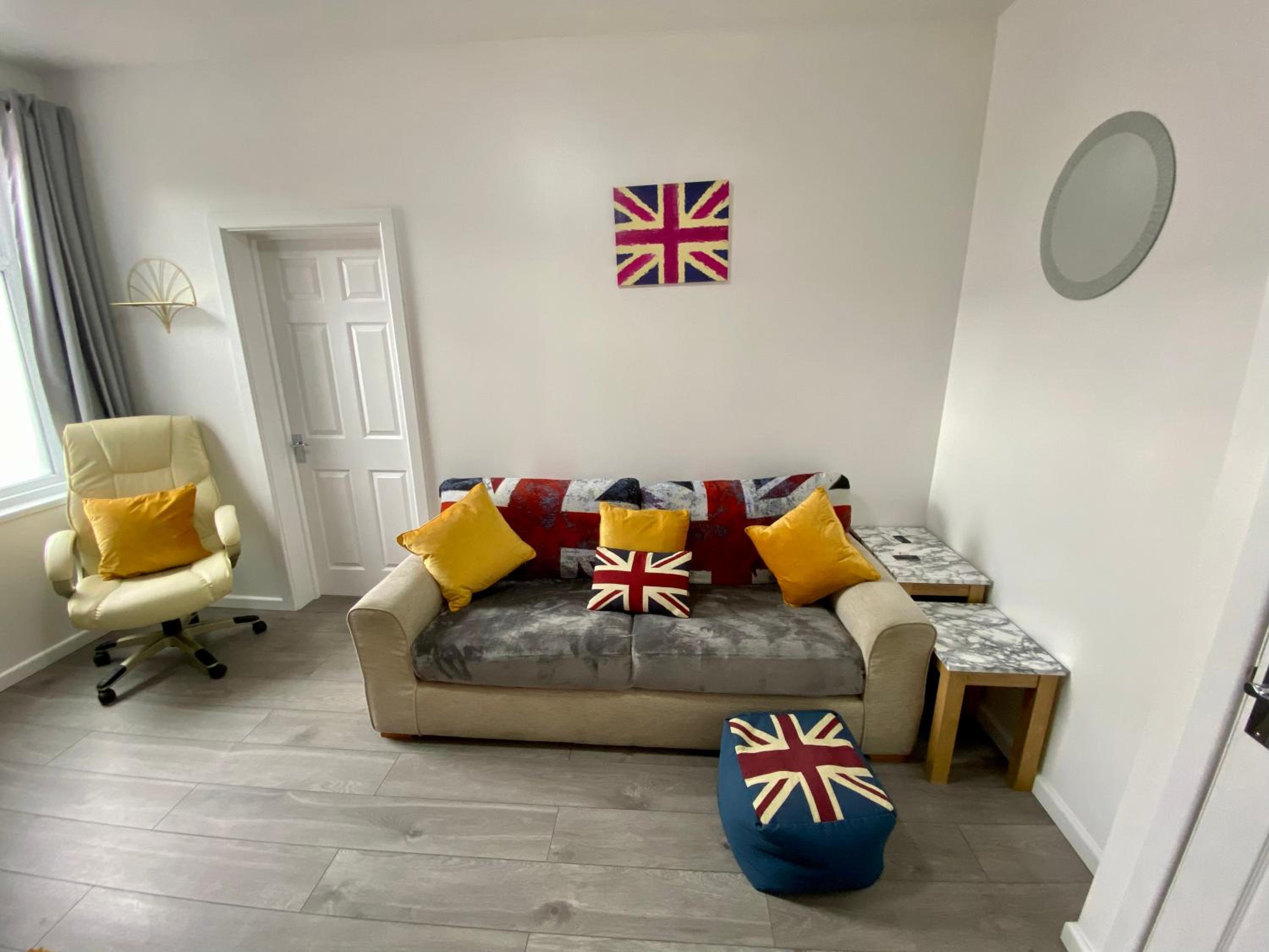 South Shields Vacations - Contractors House-Welcomes All - Property Image 10