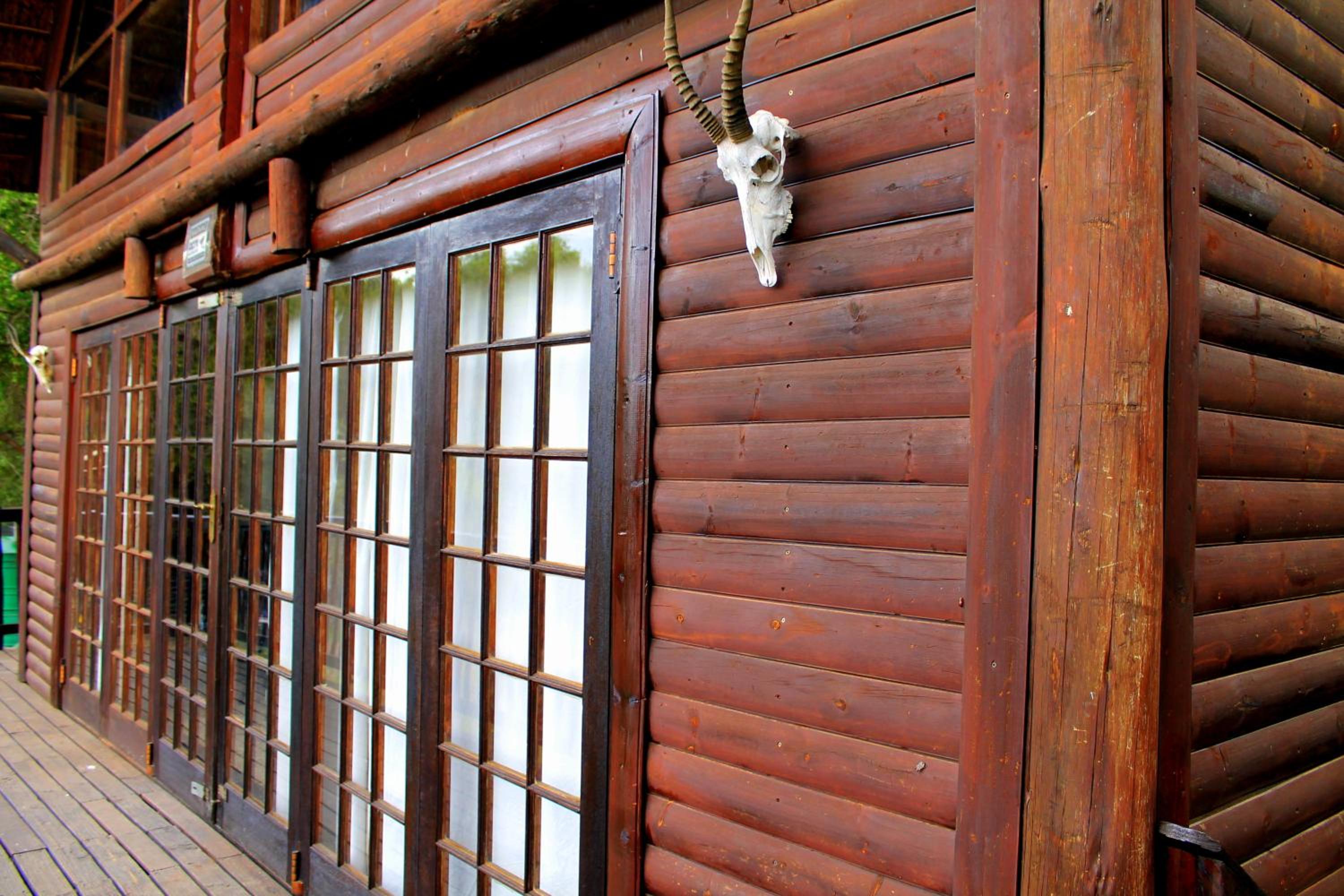 Ndlovu Log Home Dinokeng view 4
