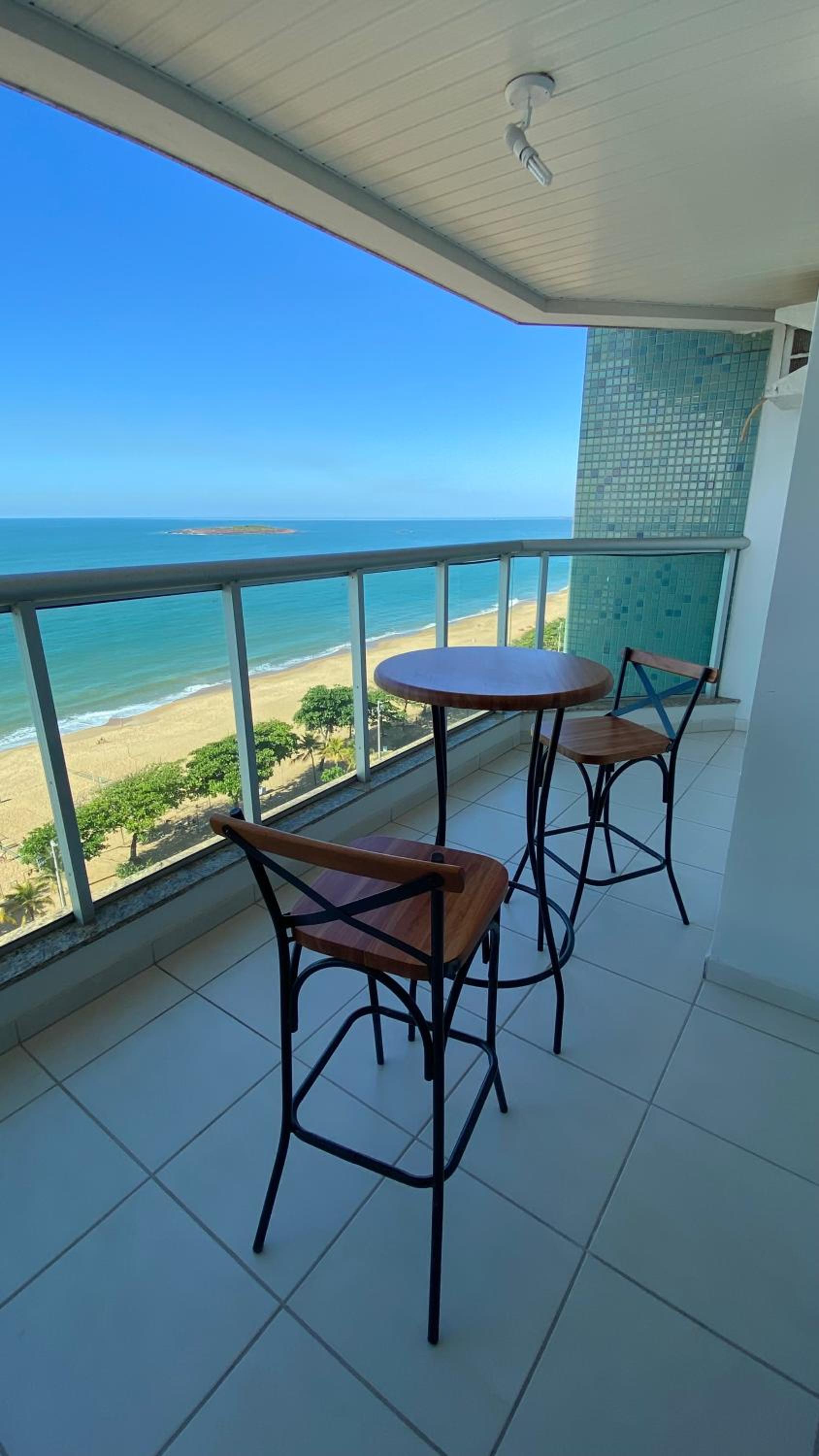 Flat frente para o mar