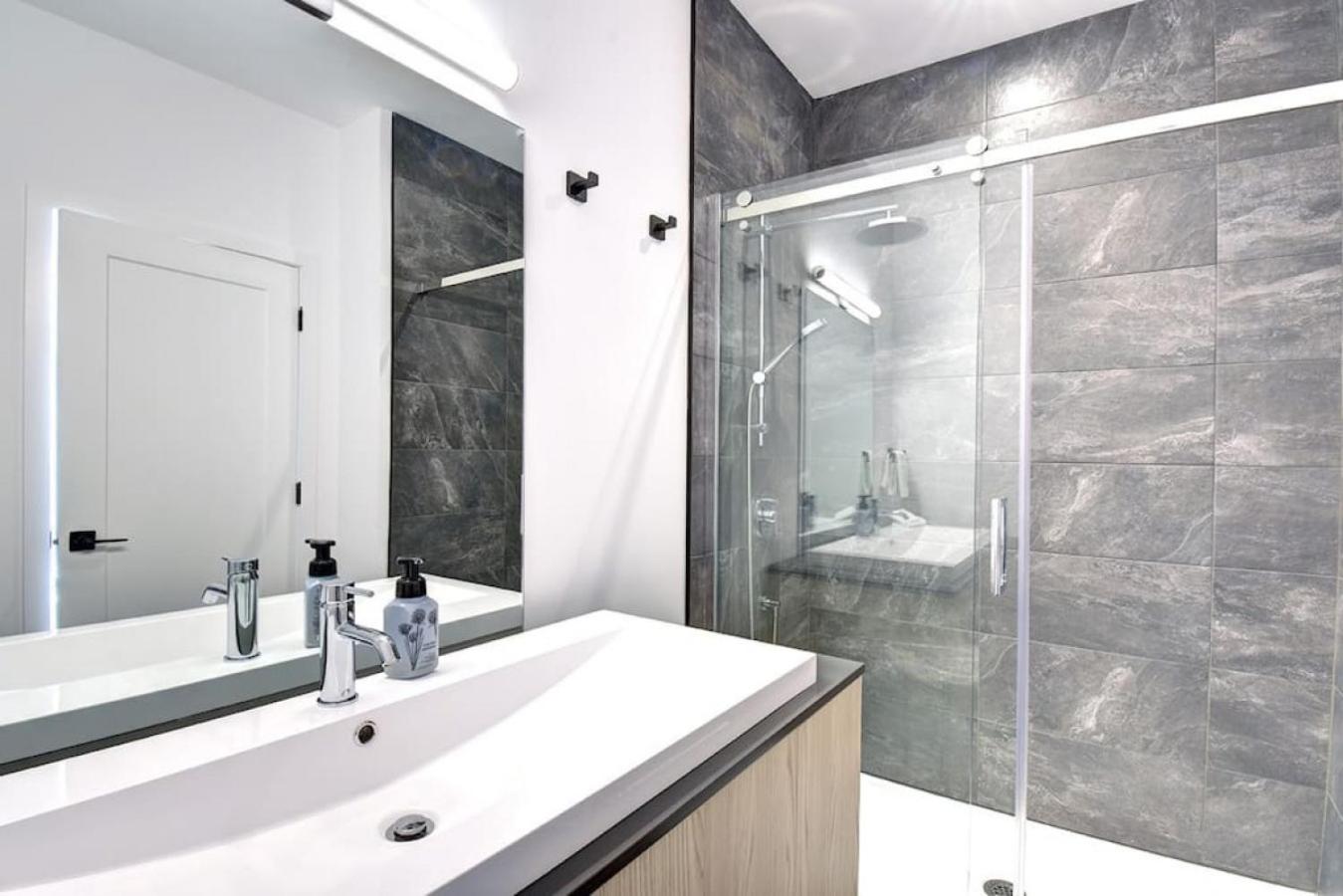 101 Verbier - New 3BR Lux Condo w Mtn View Close to Everything