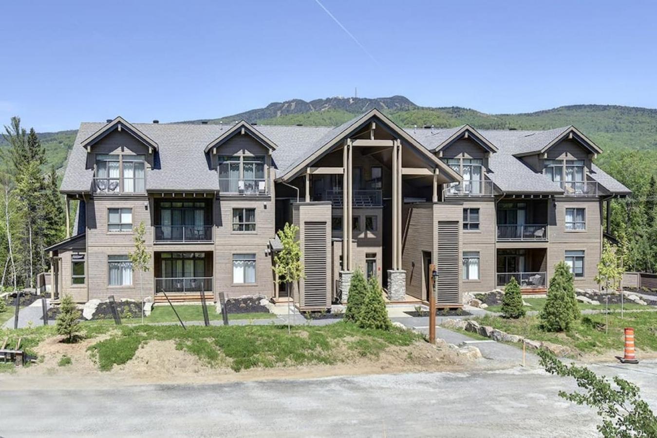 101 Verbier - New 3BR Lux Condo w Mtn View Close to Everything