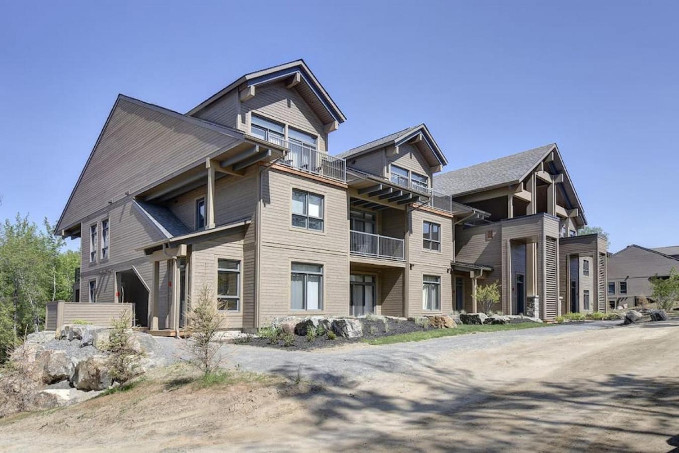 101 Verbier - New 3BR Lux Condo w Mtn View Close to Everything