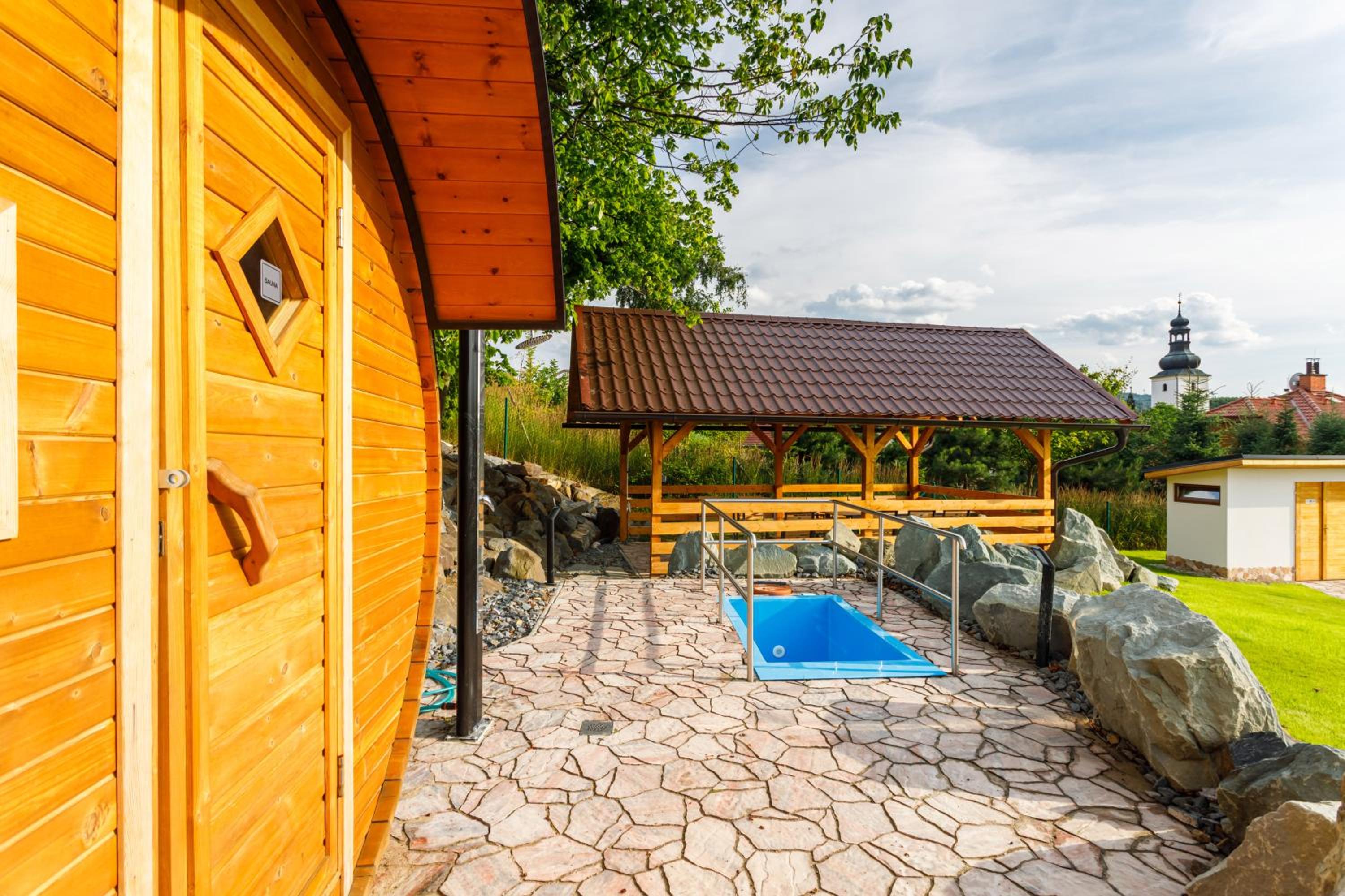 Restaurace a penzion Pod Lipami Metylovice