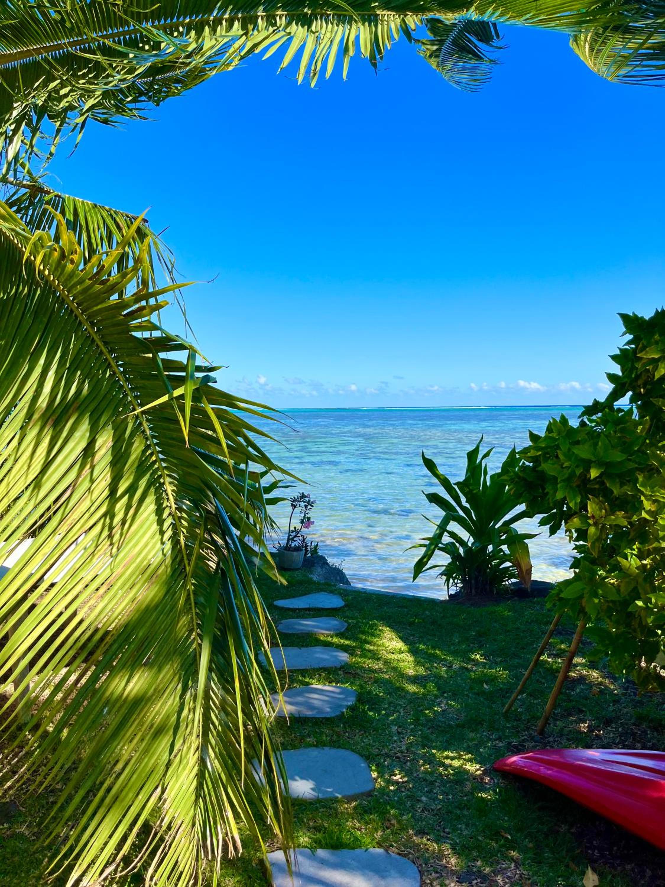 O'coco Bungalow- Breathtaking waterfront views, endless memories view 5