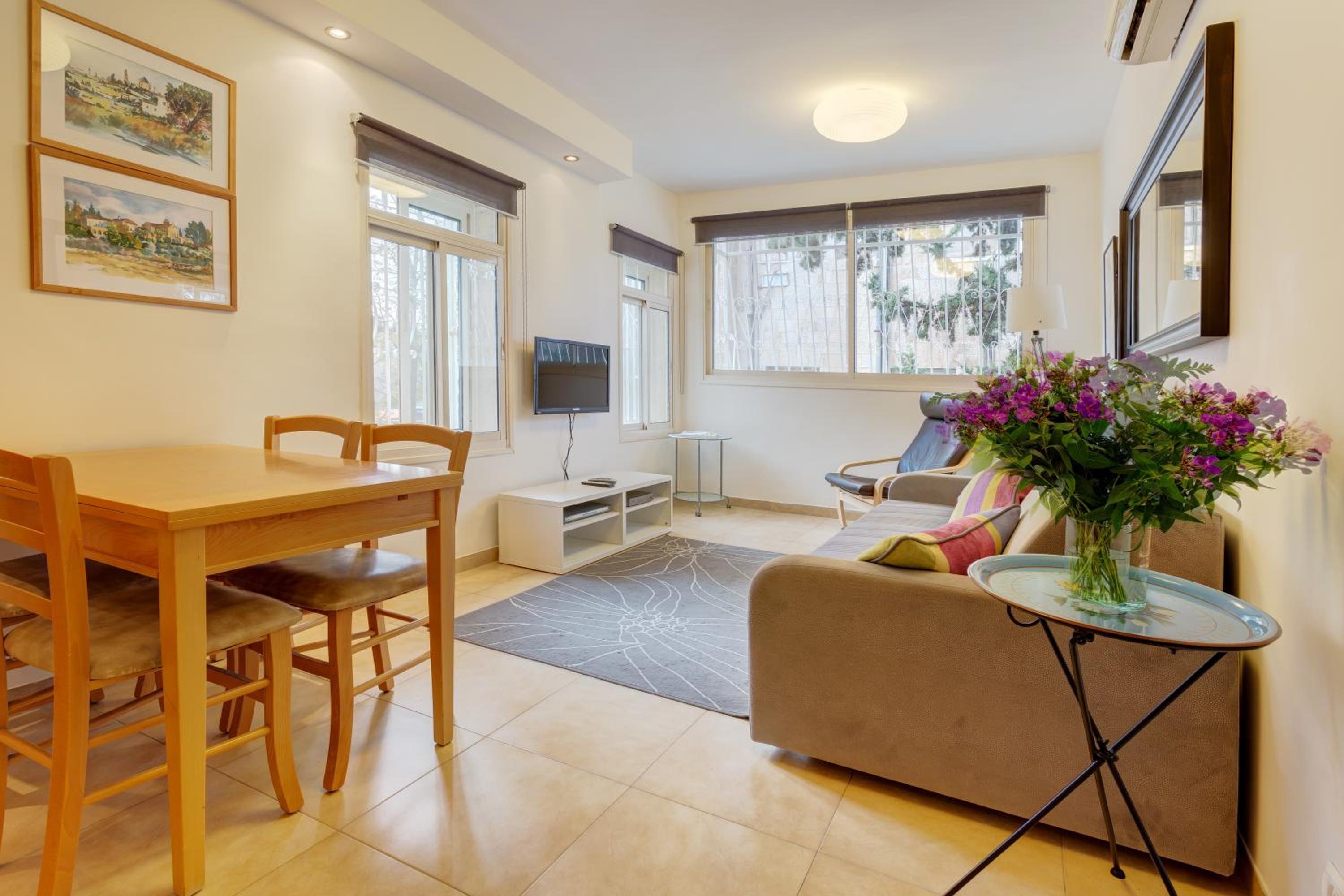 Colony Suites- Hananya St. view 2