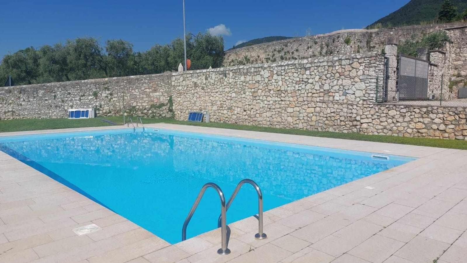 Villa Bevilacqua Nuovo bilocale modernopiscina view 3