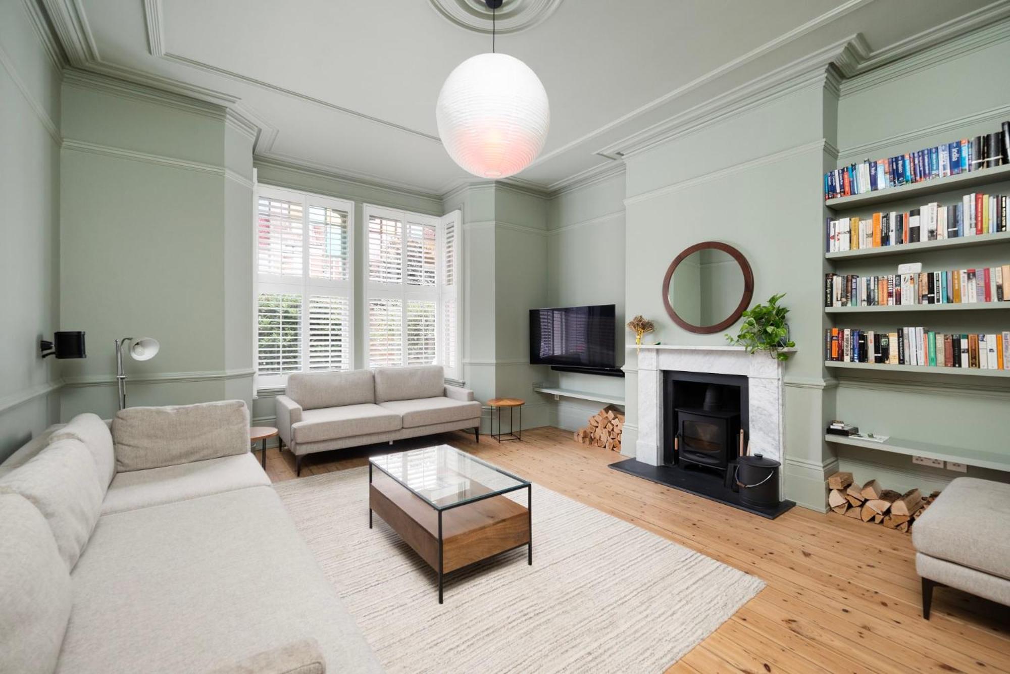 Beautiful 4BR Home in Vibrant Haringey view 3