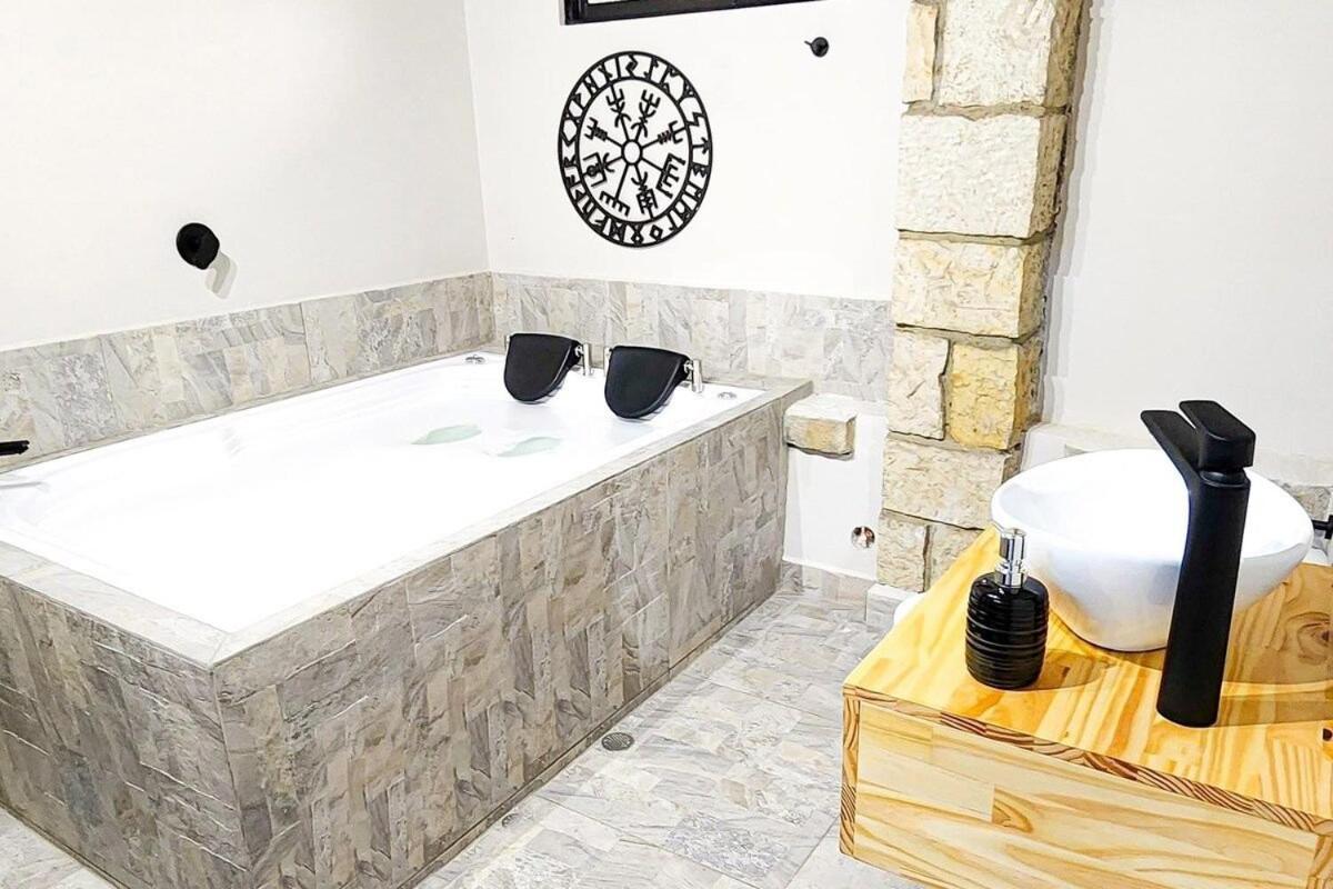 Luxury Villa In Provenza