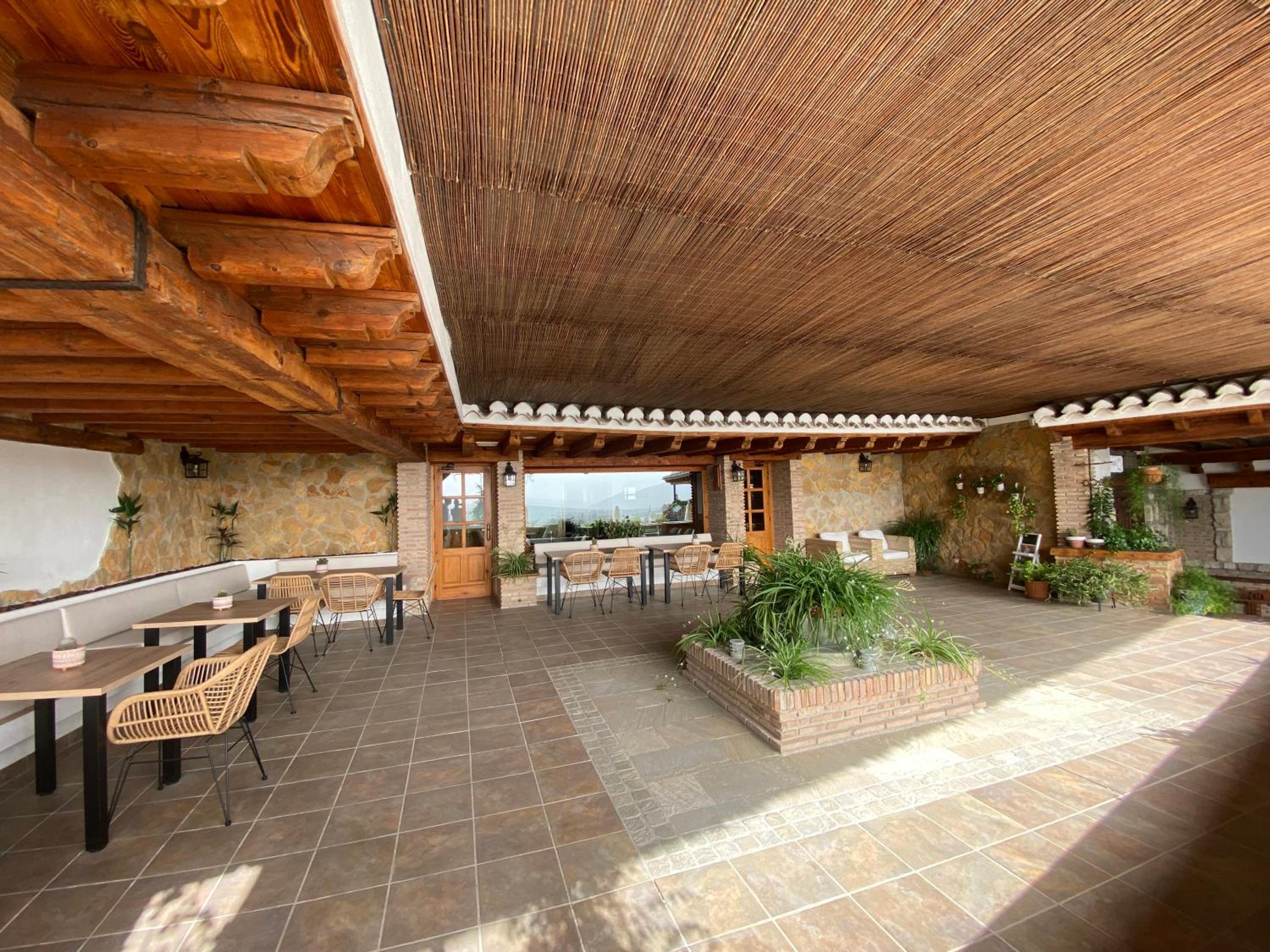 Alhanda Apartahotel