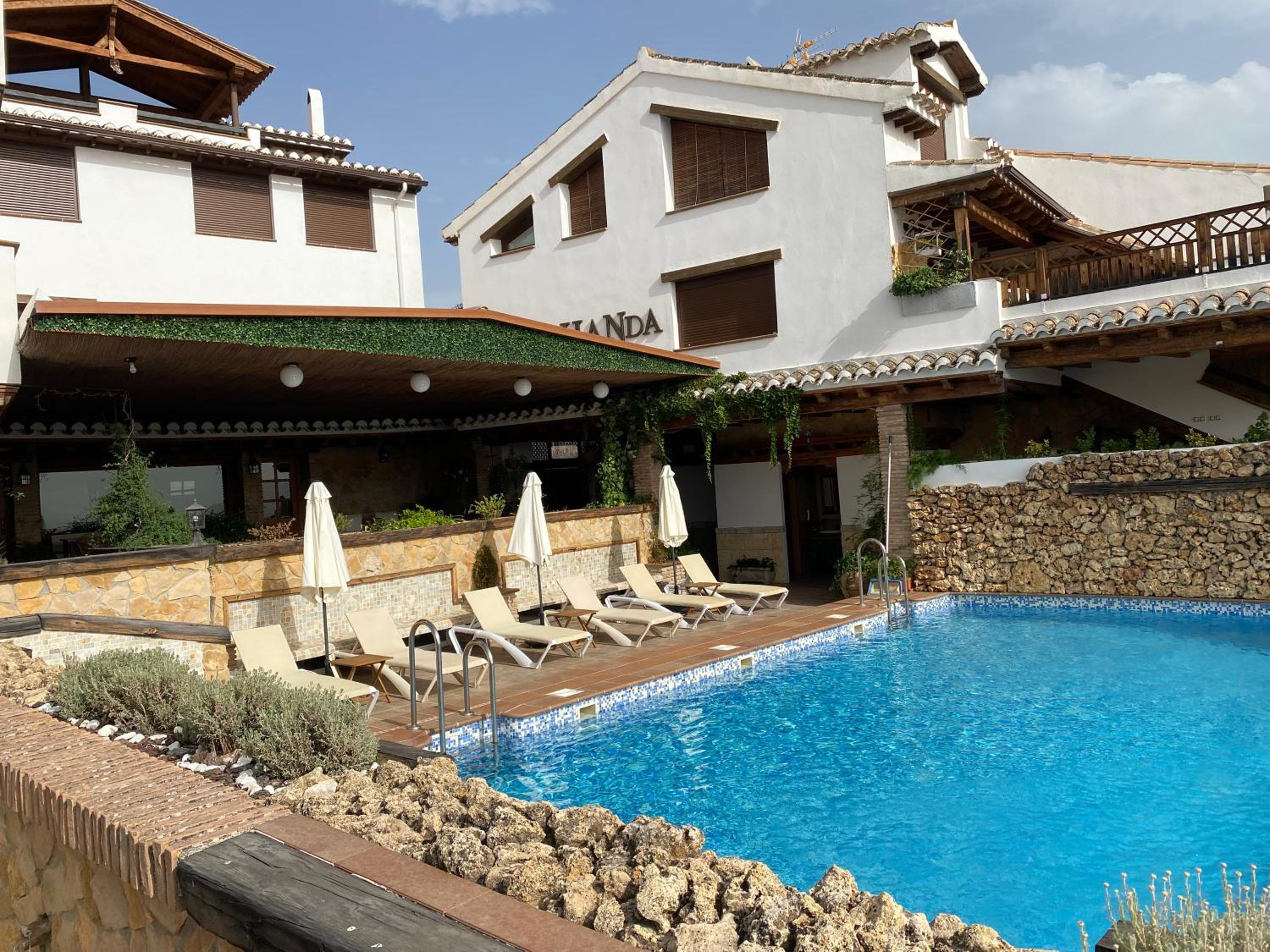 Alhanda Apartahotel