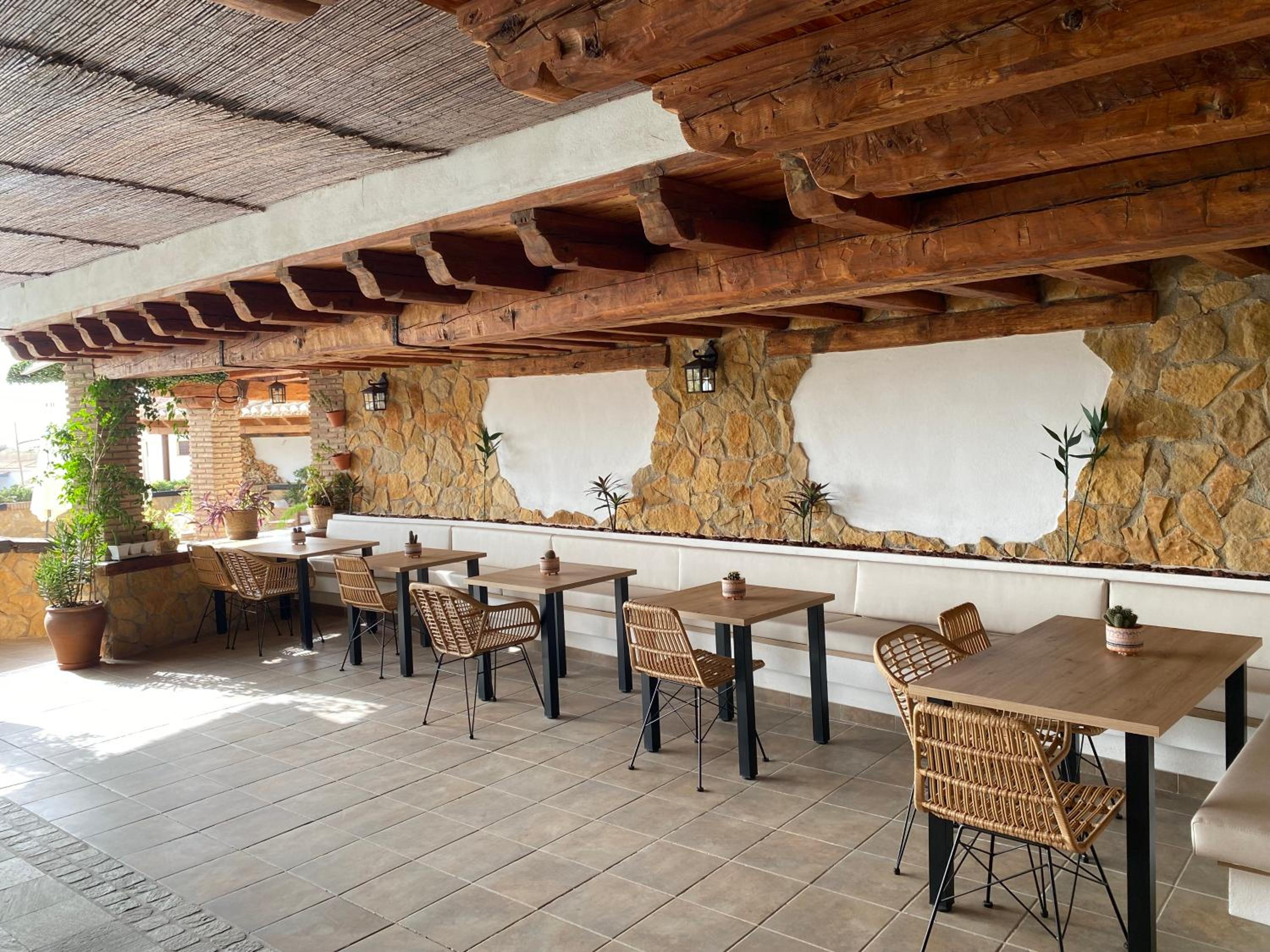 Alhanda Apartahotel