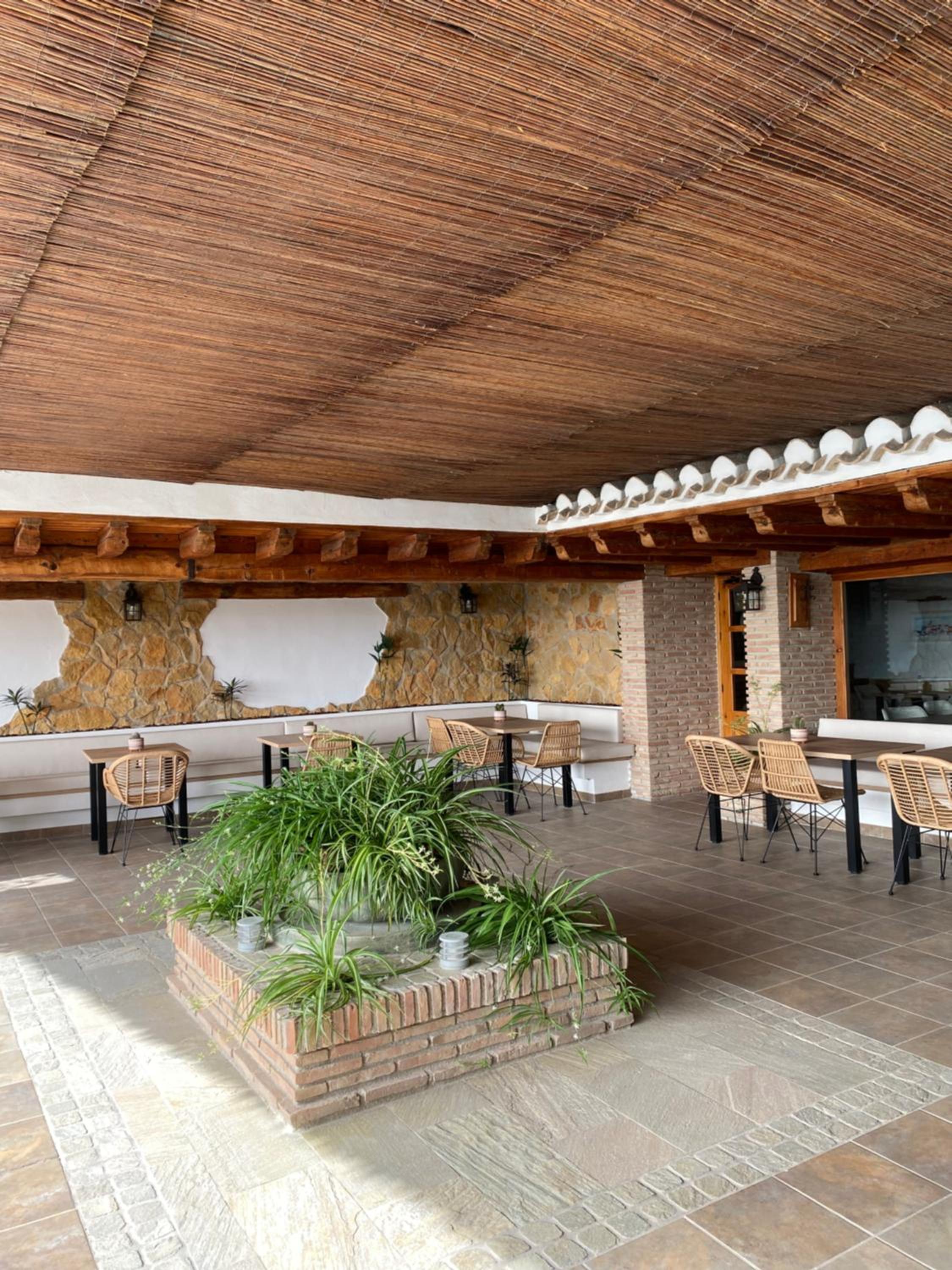 Alhanda Apartahotel