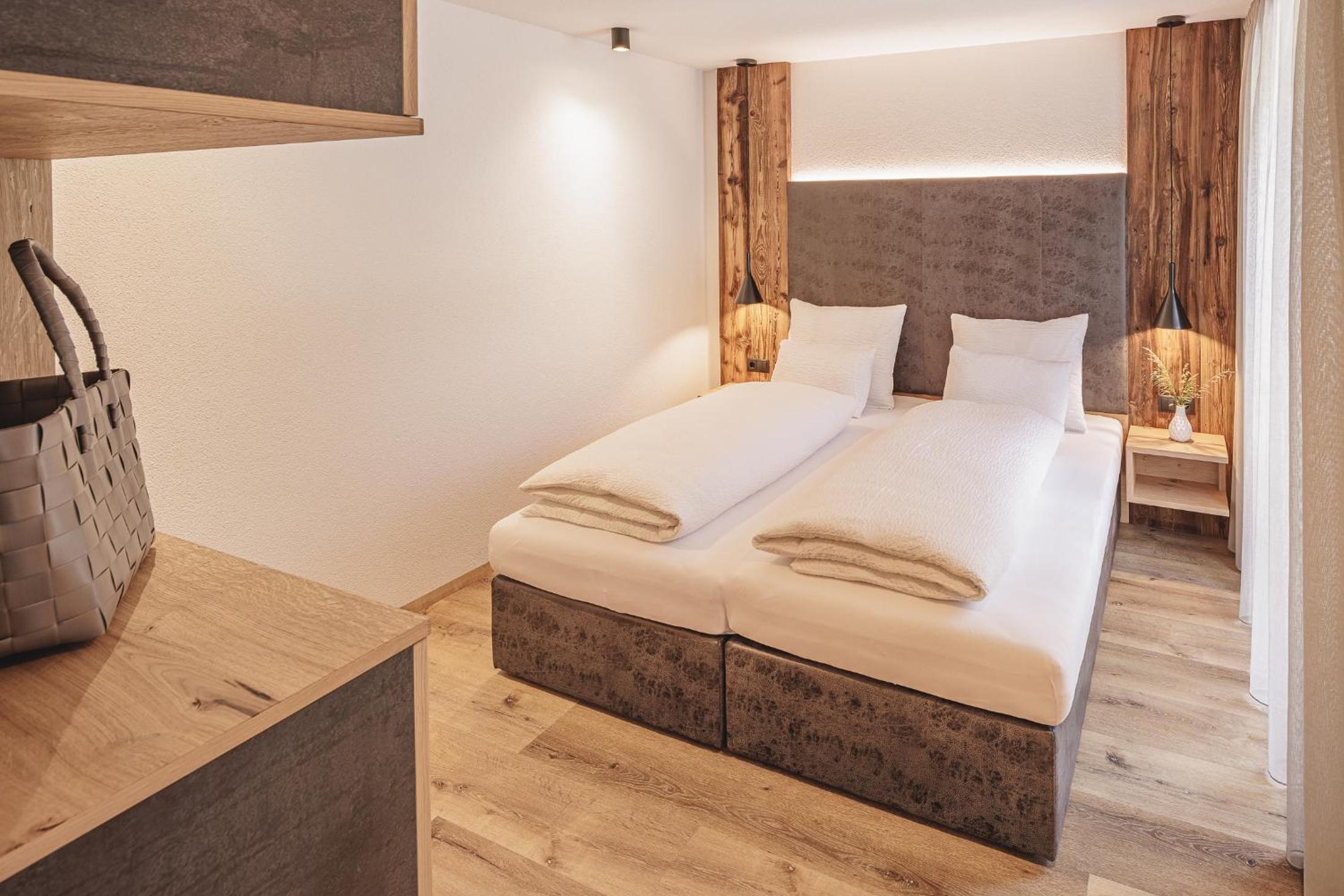 Silva Apartments - App "Silence" view 2