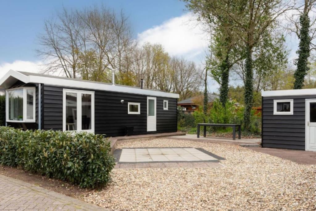 Ideaal Veluwe bos Chalet met sfeervolle Pelletkachel view 3
