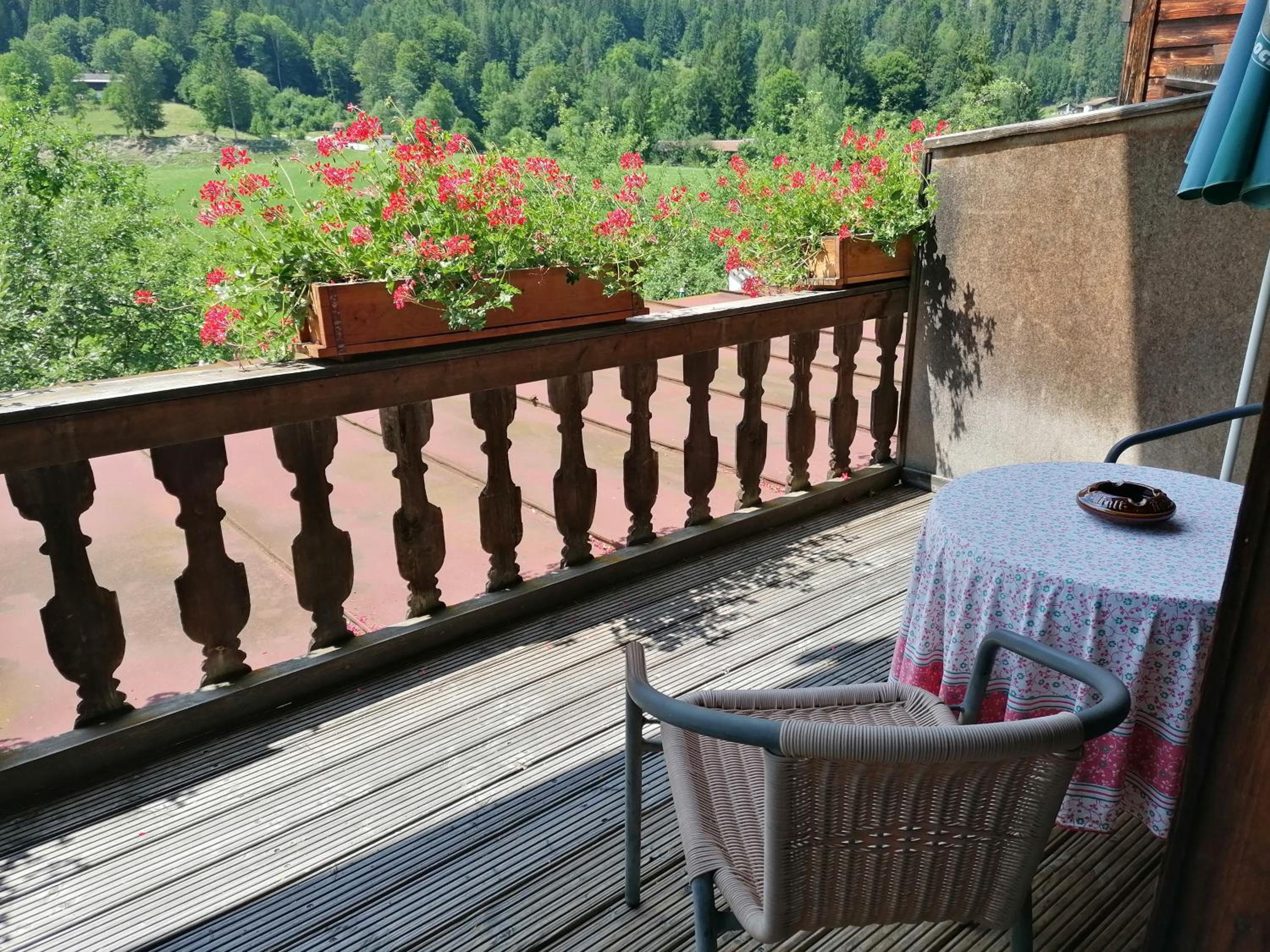 Gasthaus - Pension - Café Dörfl