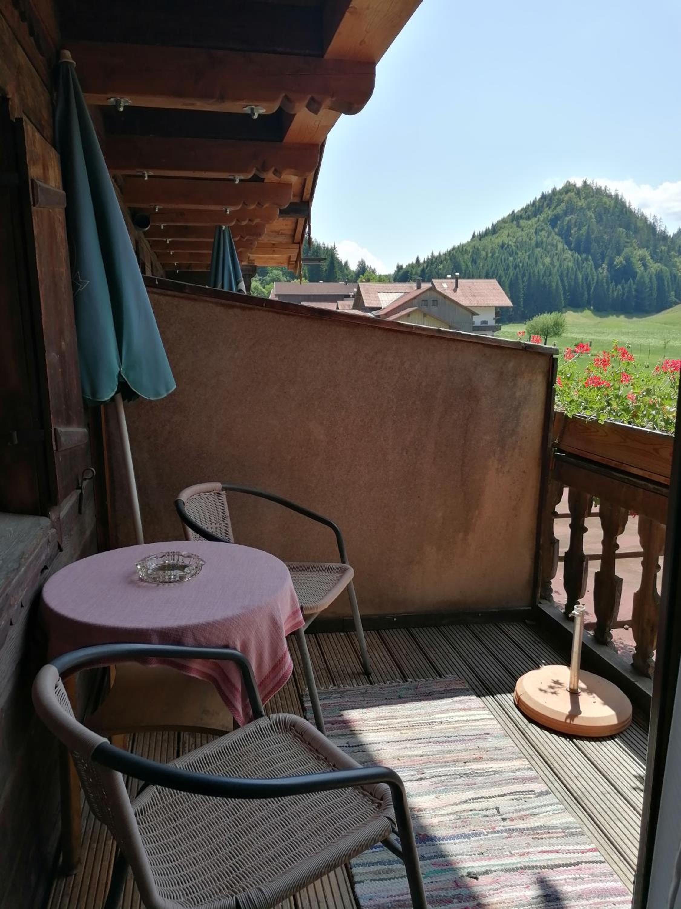 Gasthaus - Pension - Café Dörfl