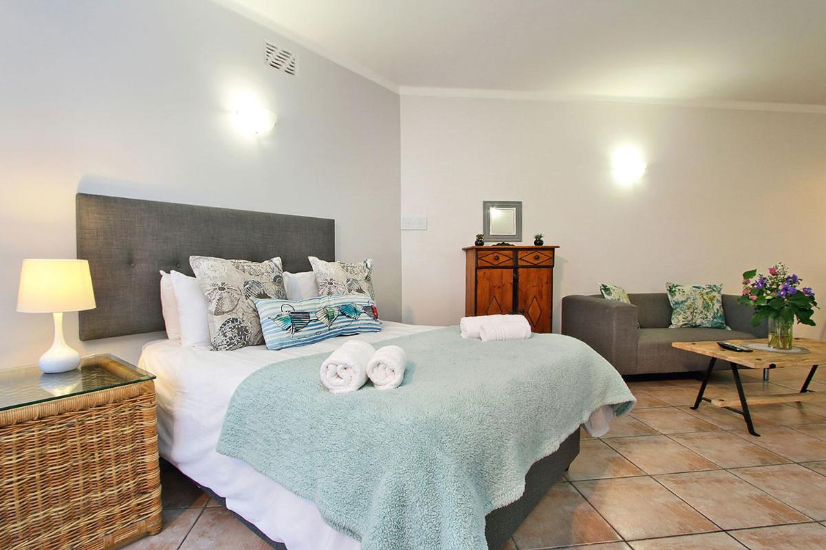 Blue Waters Studio 12 in Sea Point view 2