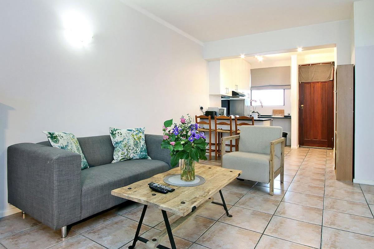 Blue Waters Studio 12 in Sea Point view 3