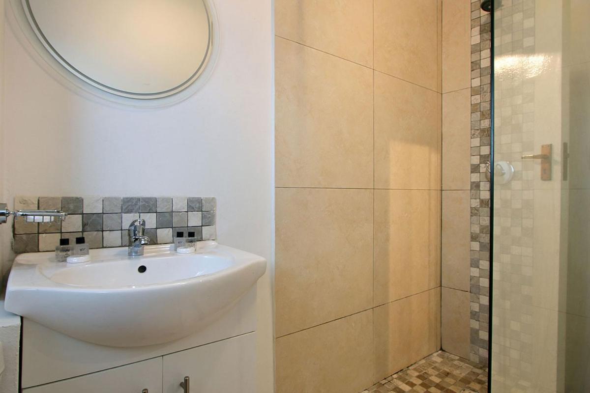 Blue Waters Studio 12 in Sea Point view 4