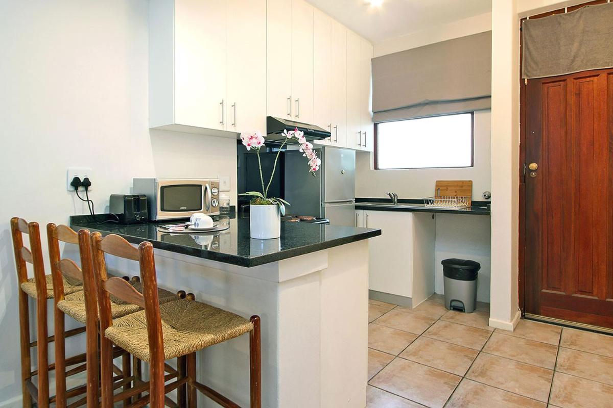 Blue Waters Studio 12 in Sea Point view 5