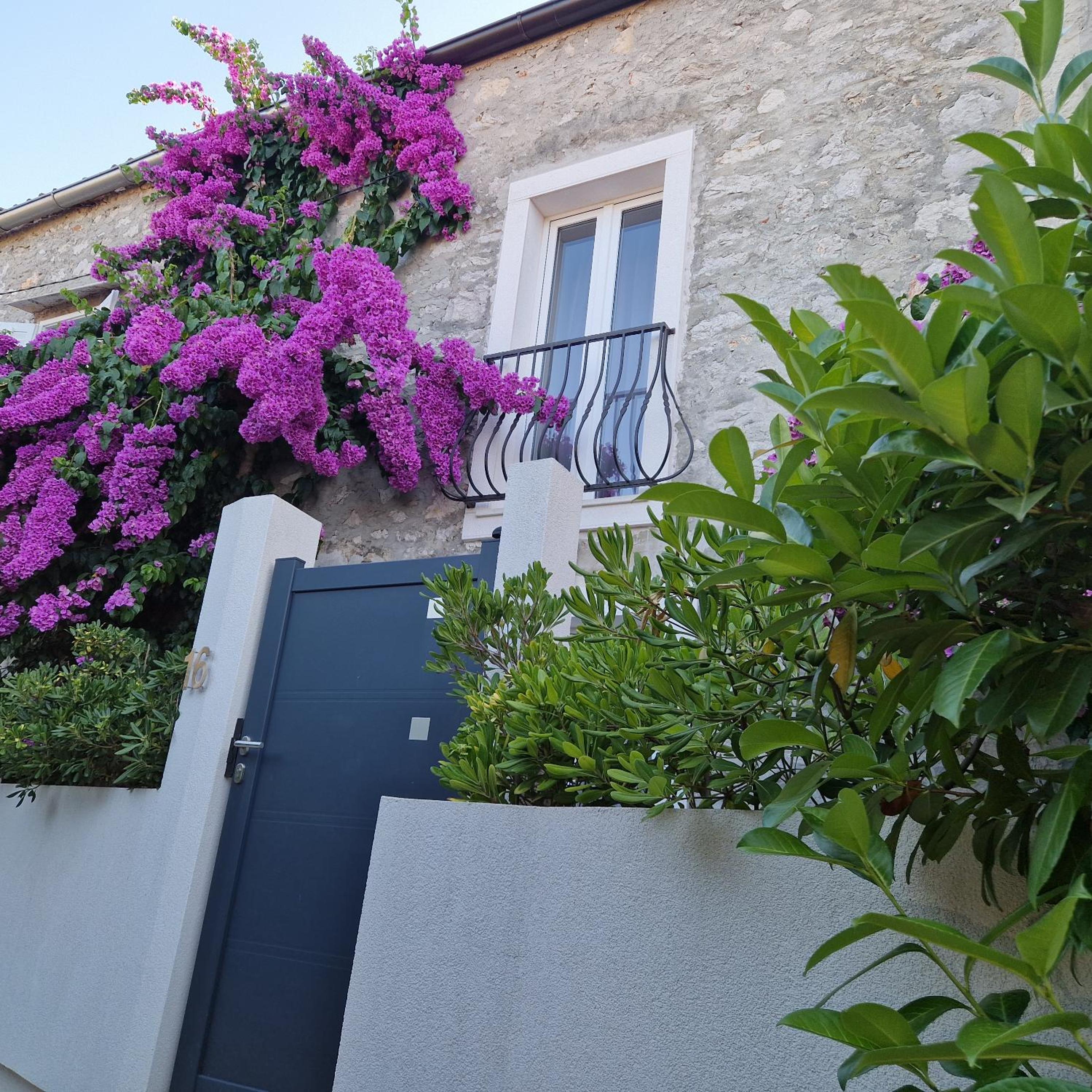 CASTEL view 5