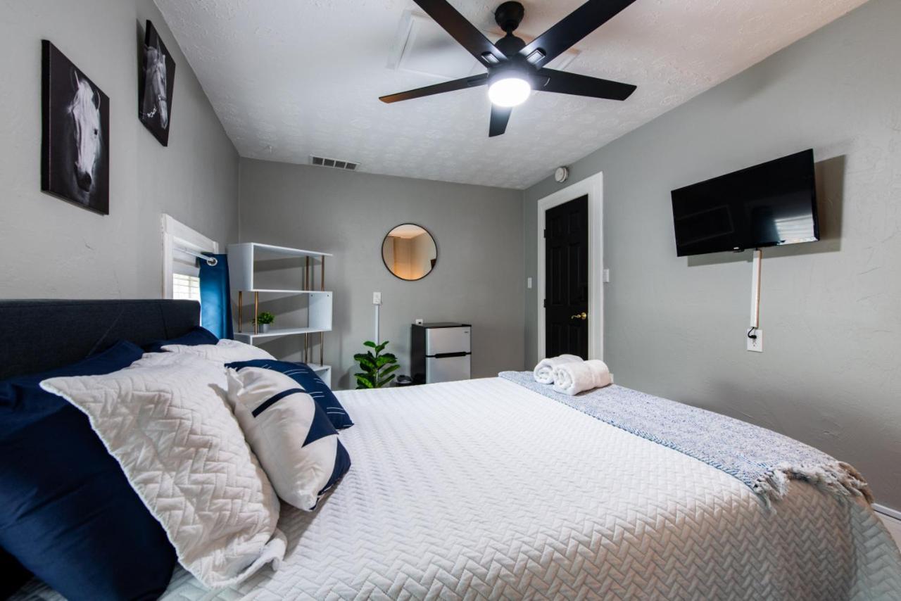 Suite near downtown Louisville, KY - Suite IX view 3