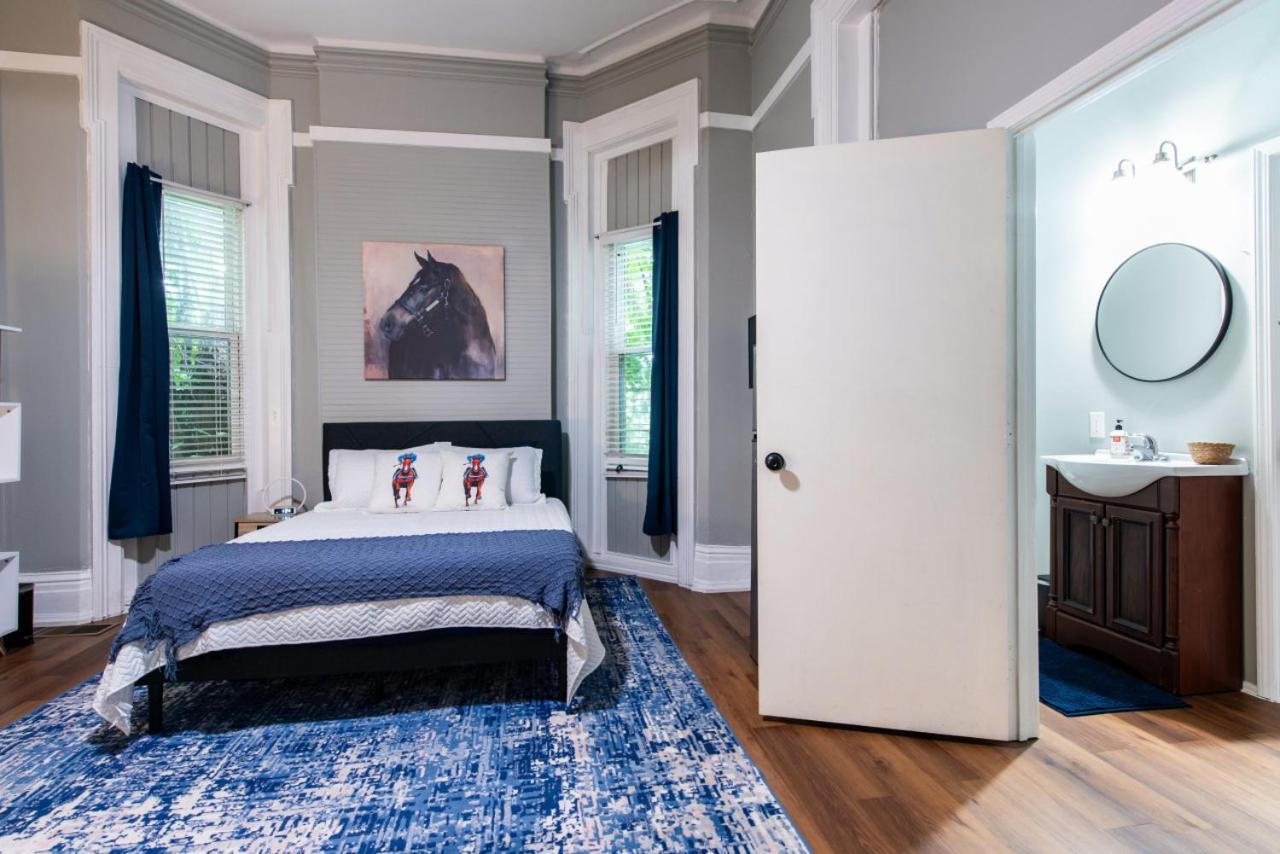 Suite near downtown Louisville, KY - Suite II view 5