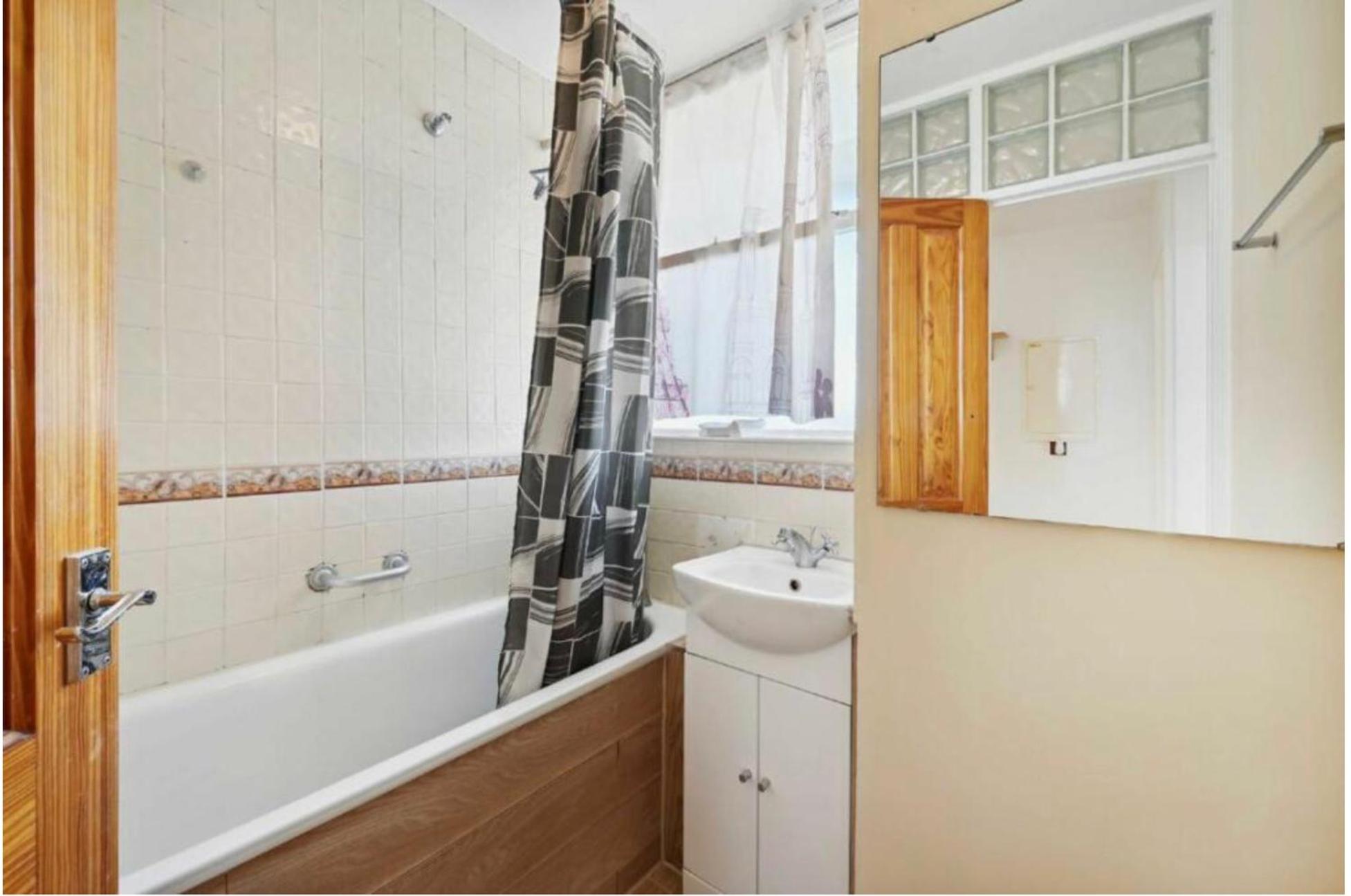 3Bed Apartment Pimlico London view 2