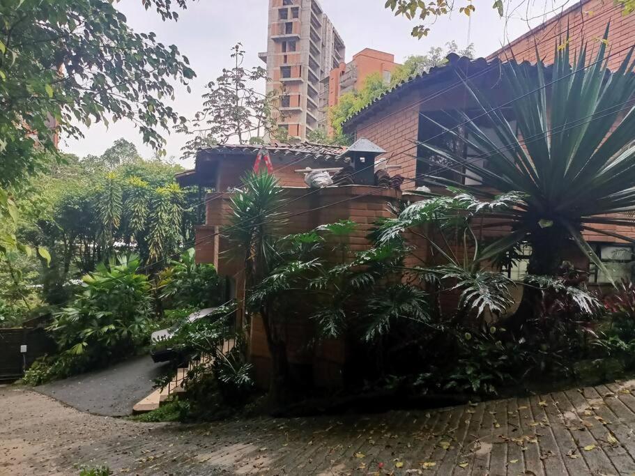 Aparta Hotel LOFT Campestre Jacuzzi Poblado apt 107