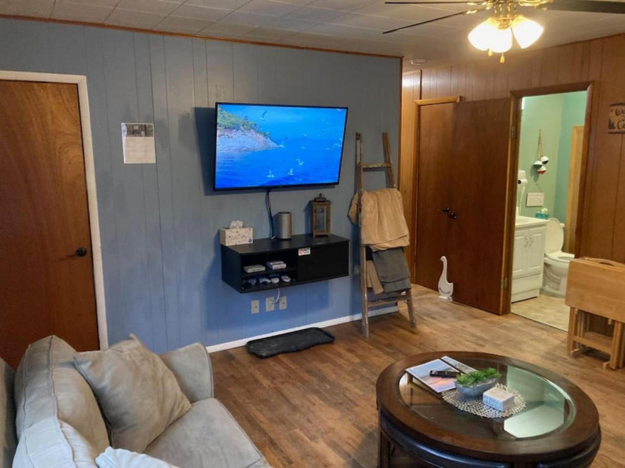 Wally's Cabin